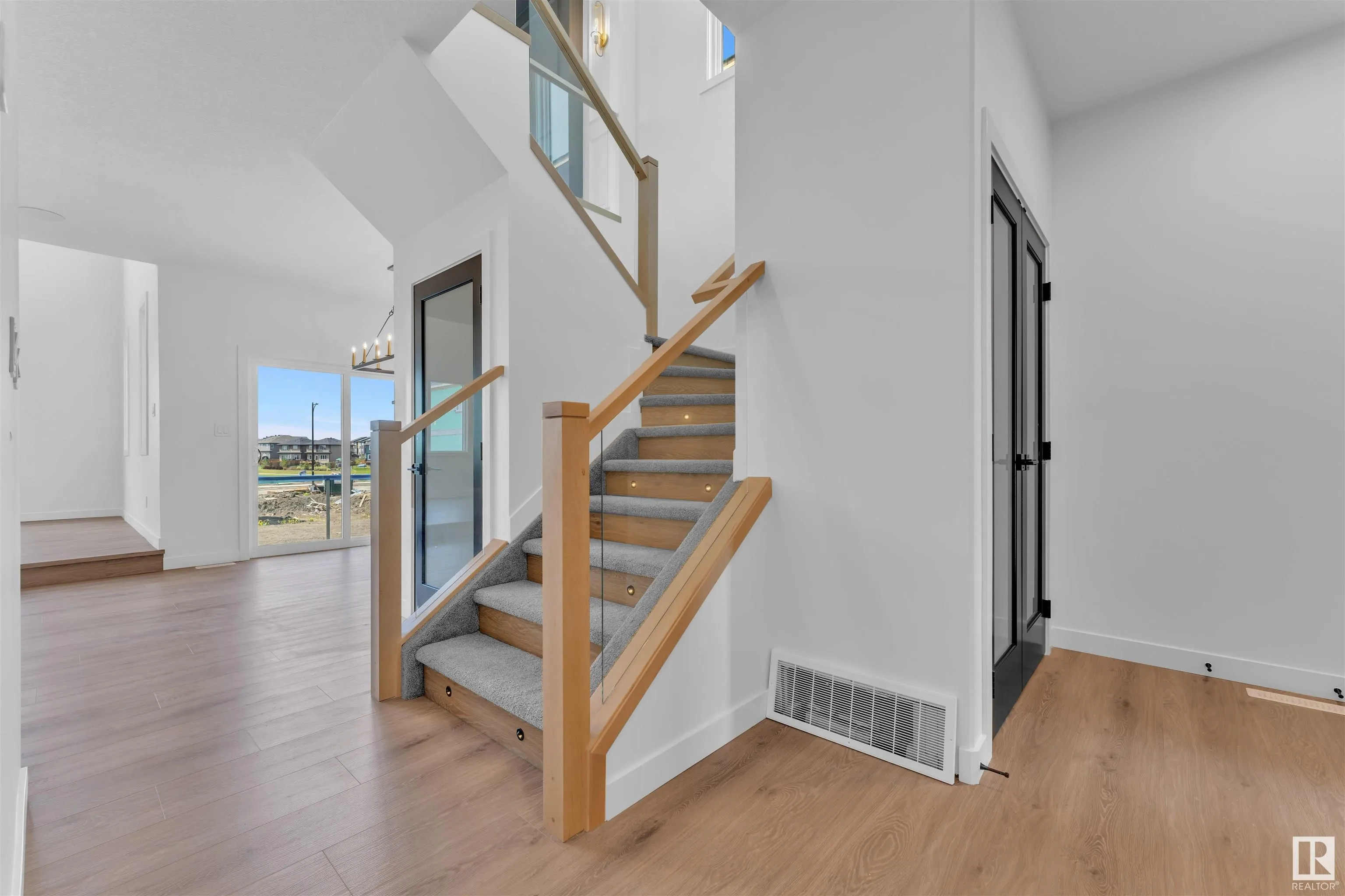 97 ELDRIDGE Point(e)