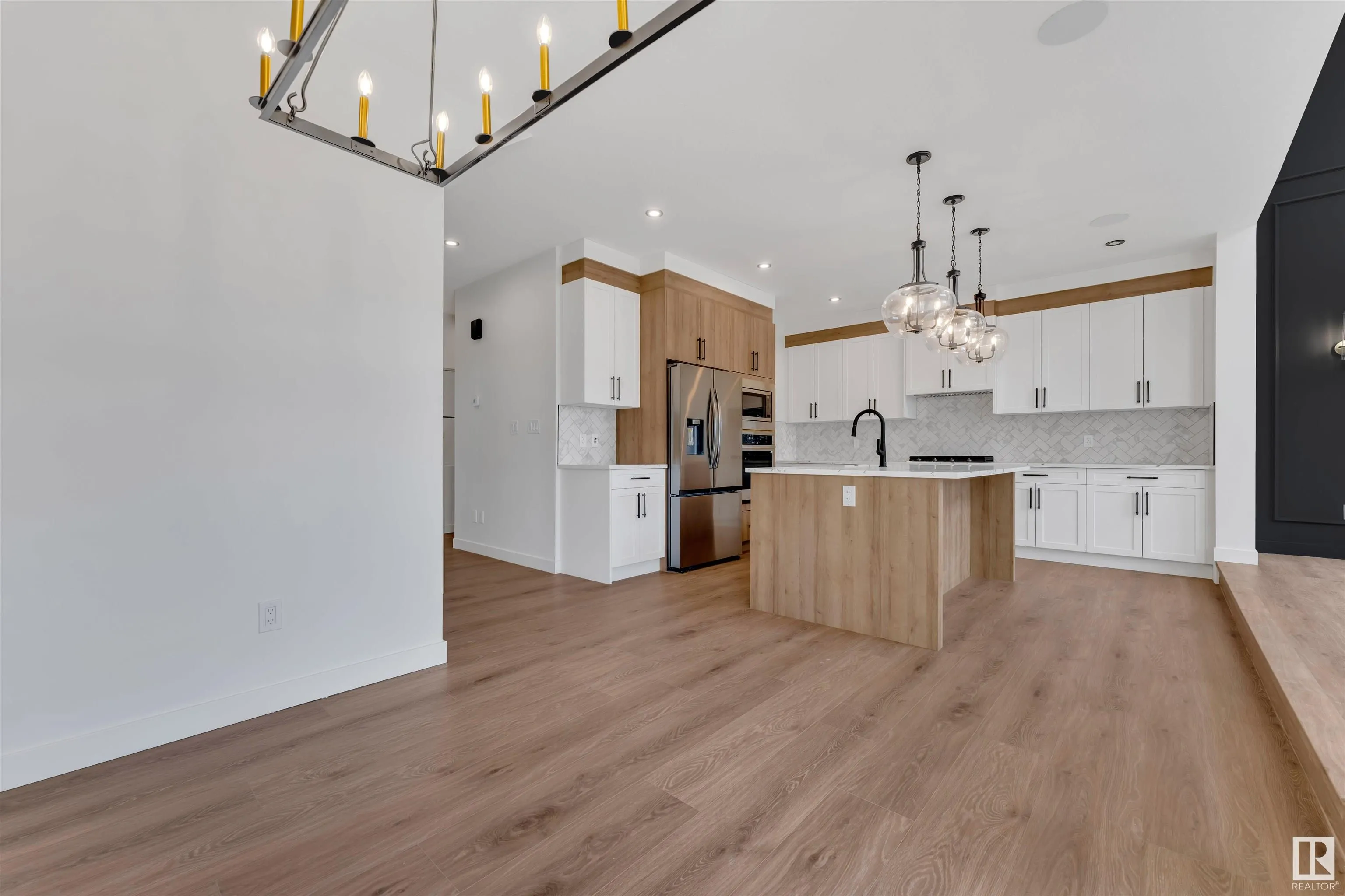 97 ELDRIDGE Point(e)