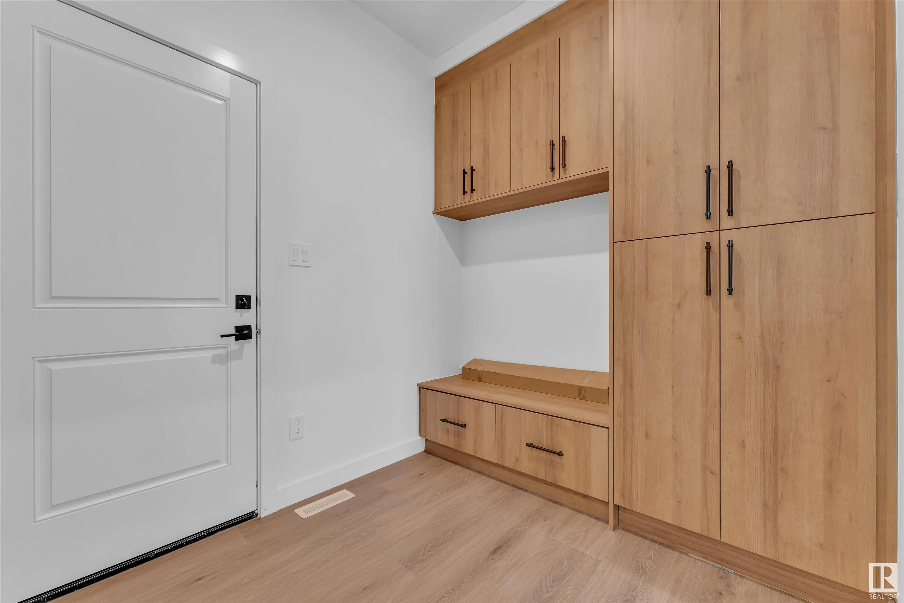 97 ELDRIDGE Point(e)
