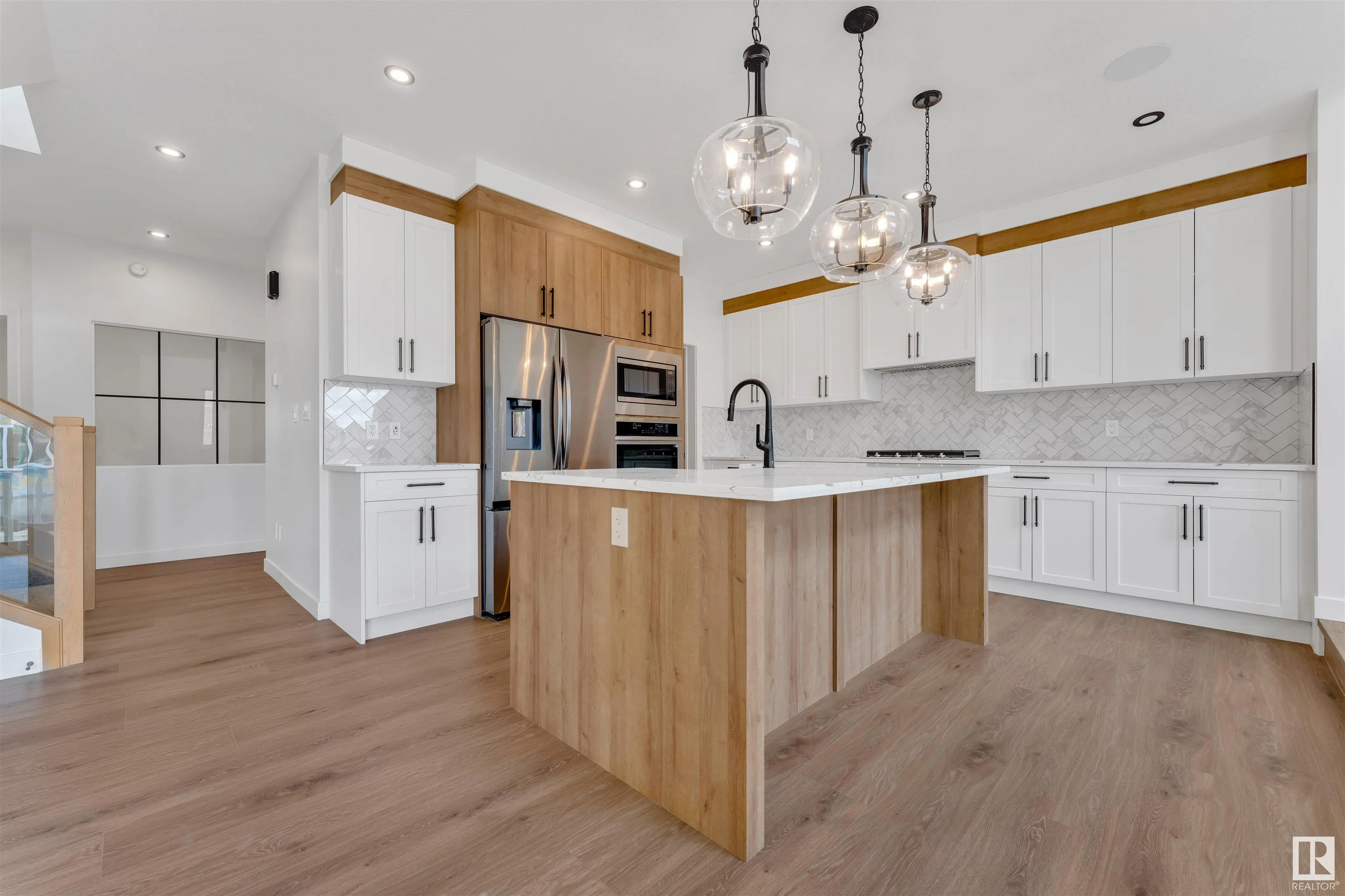97 ELDRIDGE Point(e)