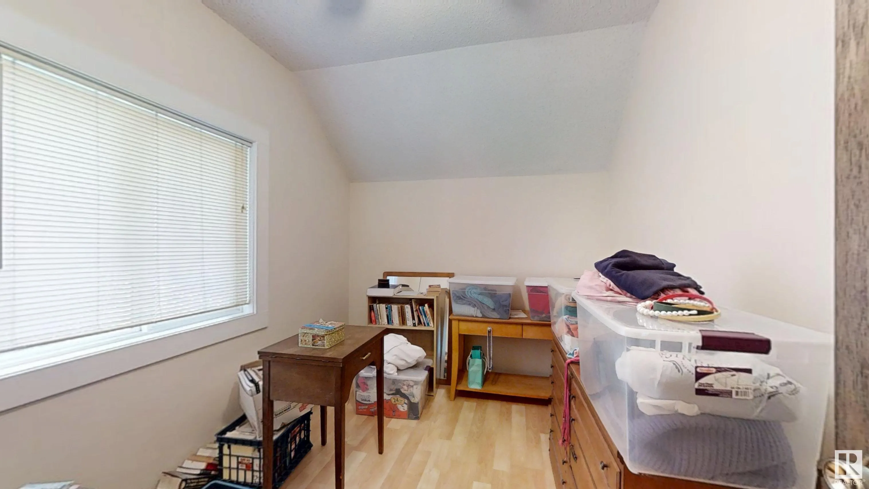 9837 85 Avenue