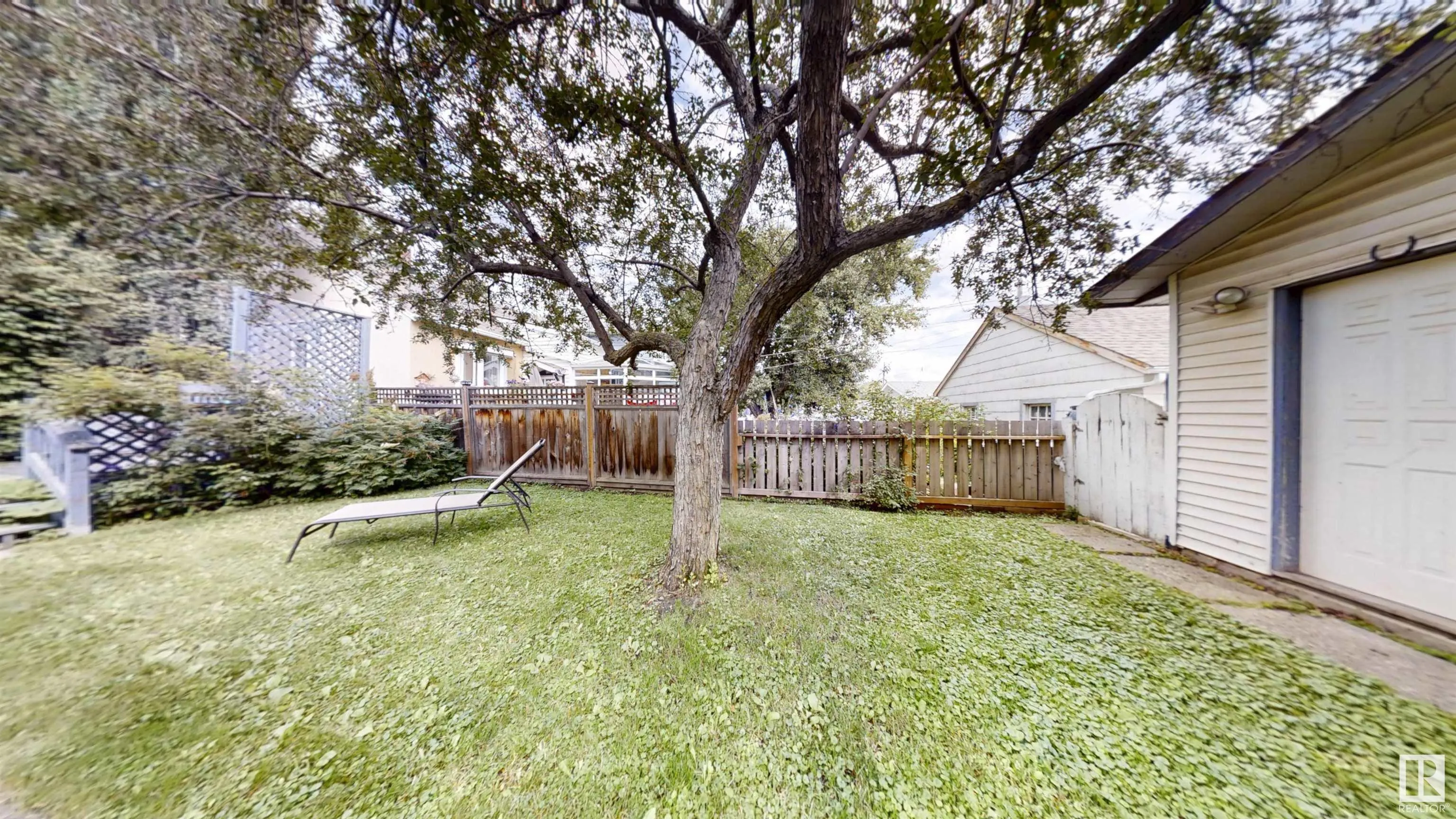 9837 85 Avenue