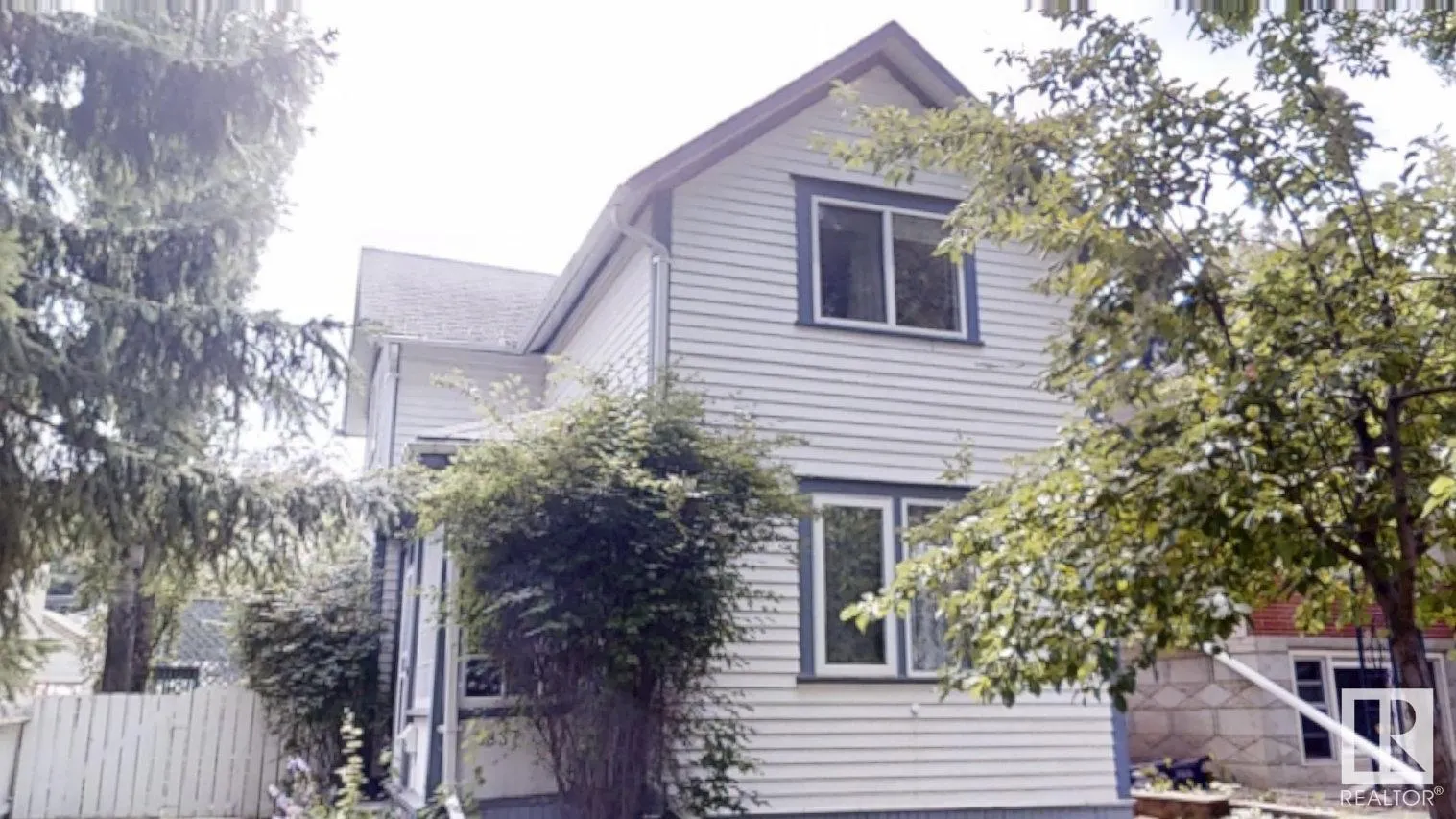 9837 85 Avenue