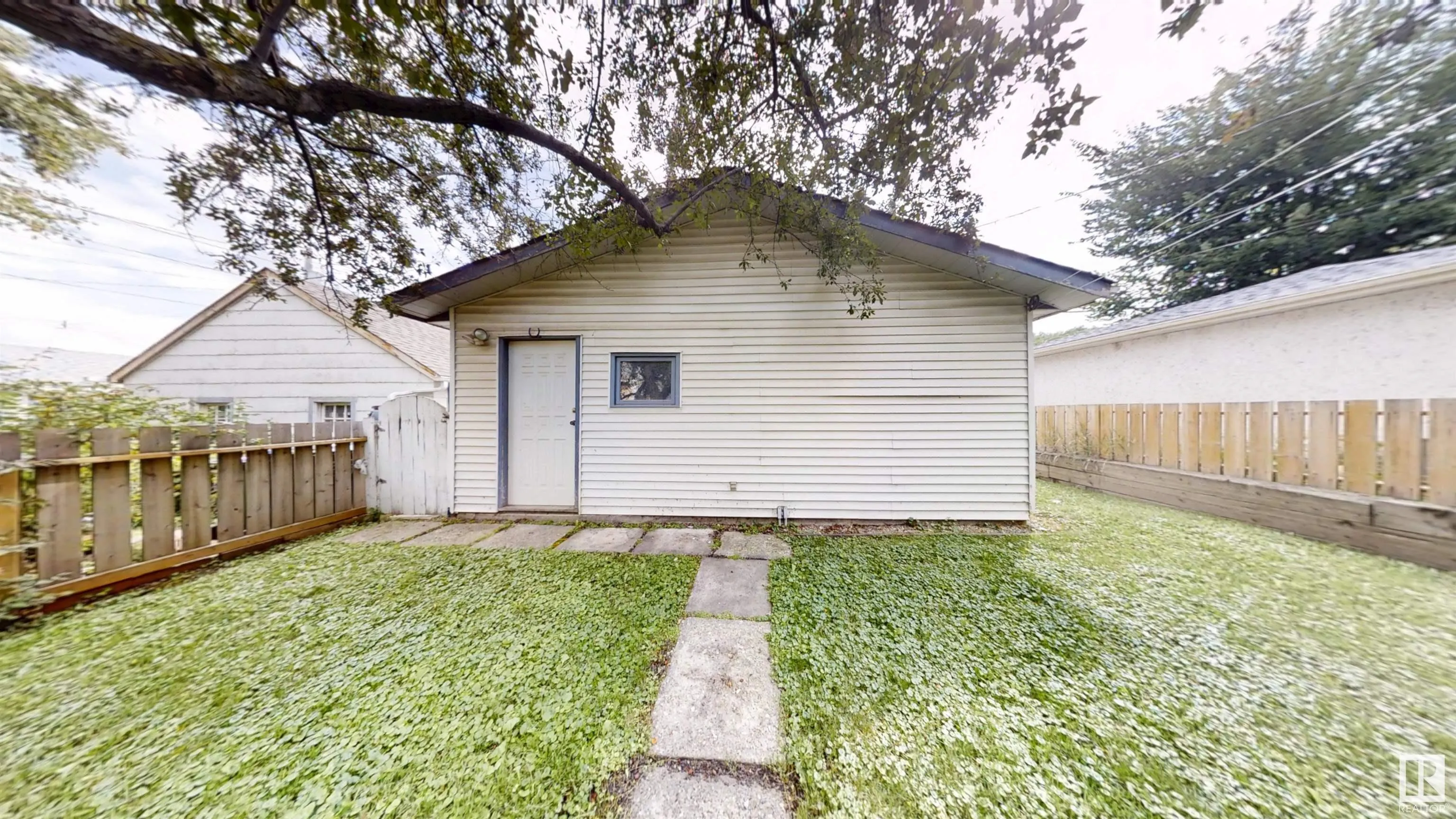 9837 85 Avenue