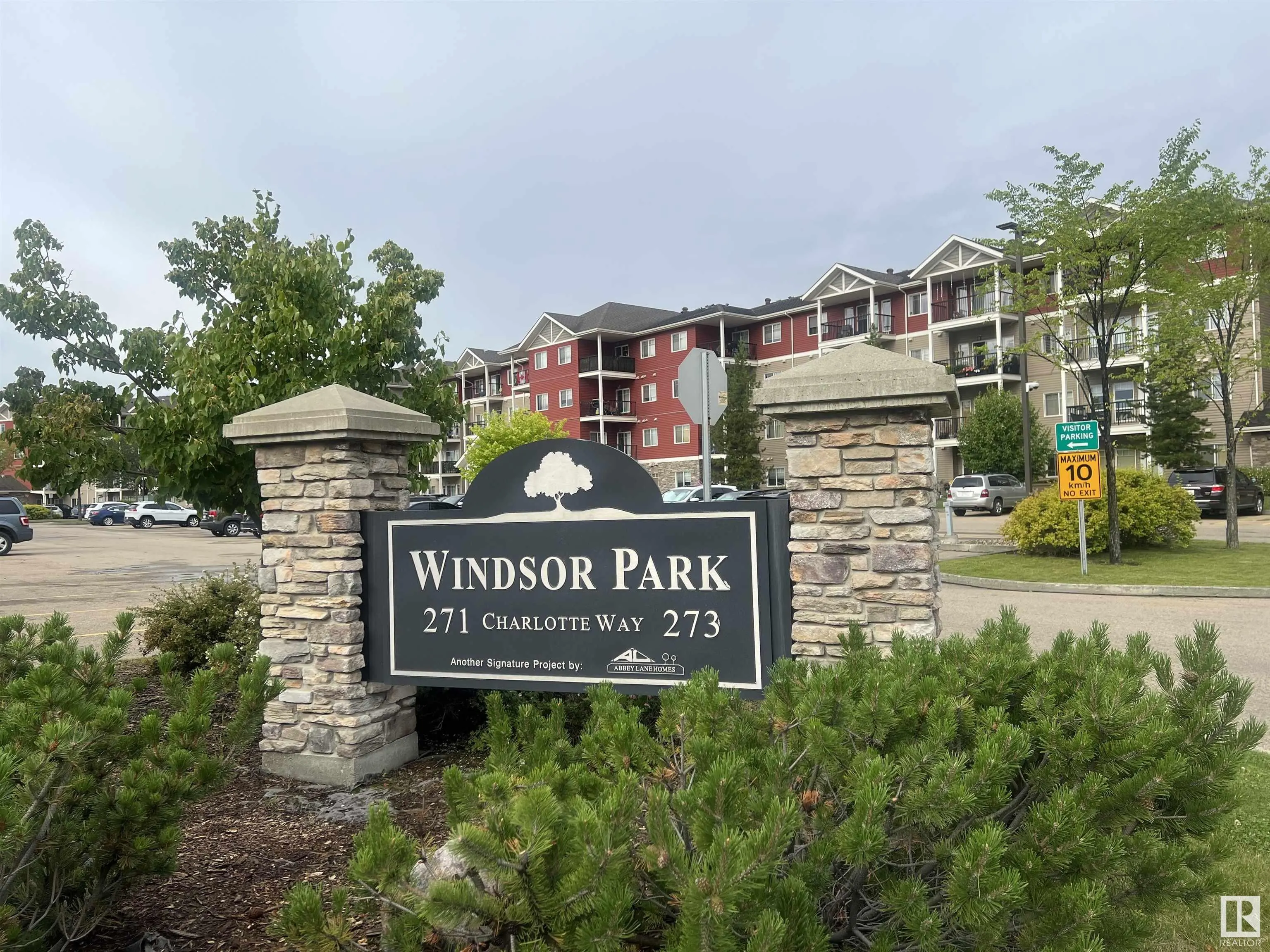 273 CHARLOTTE Way
