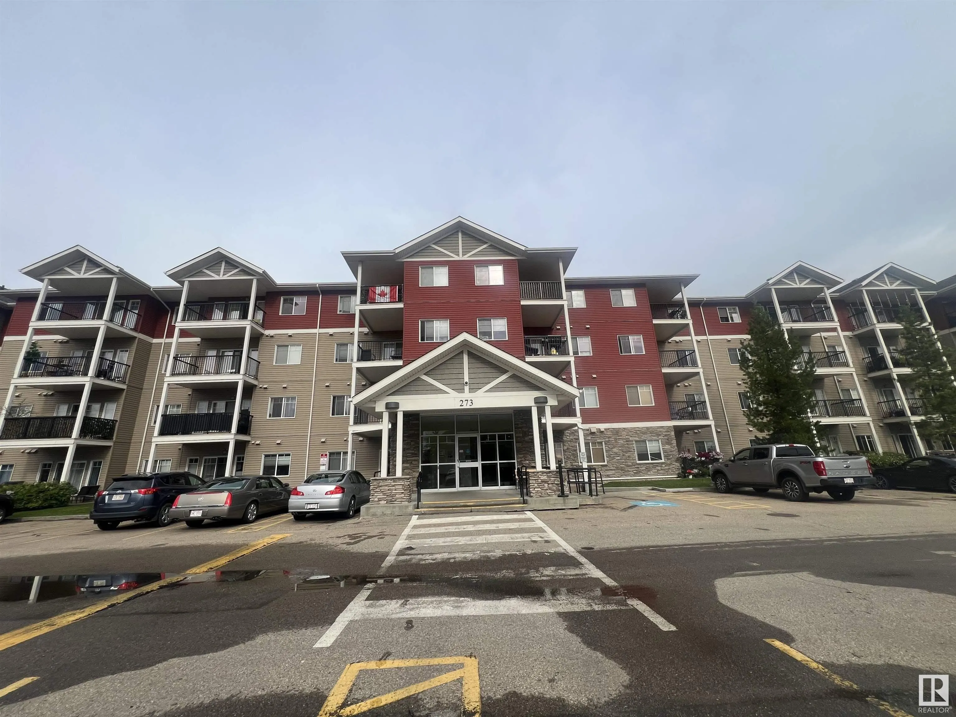 273 CHARLOTTE Way