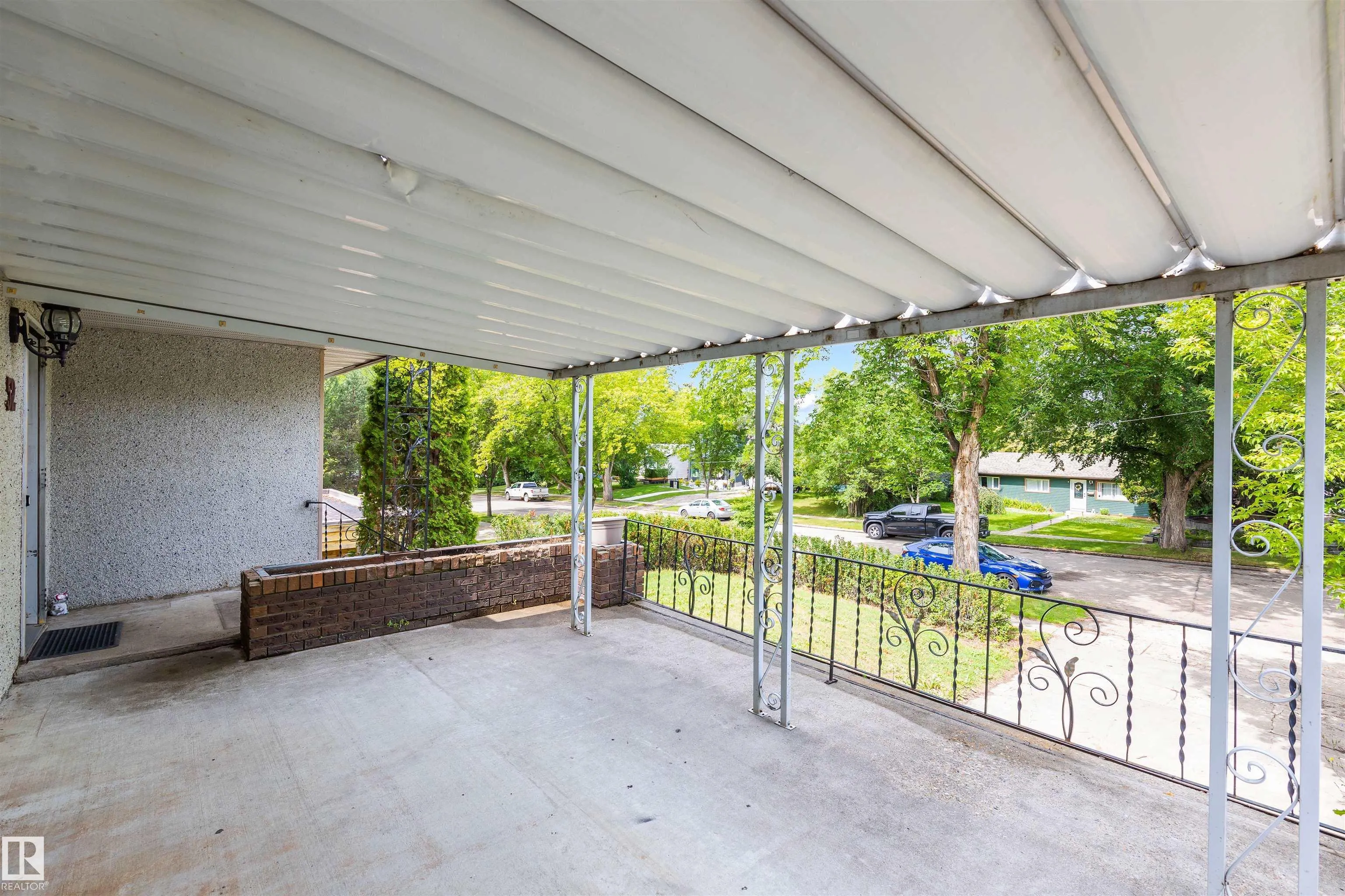 52 BELMONT Drive