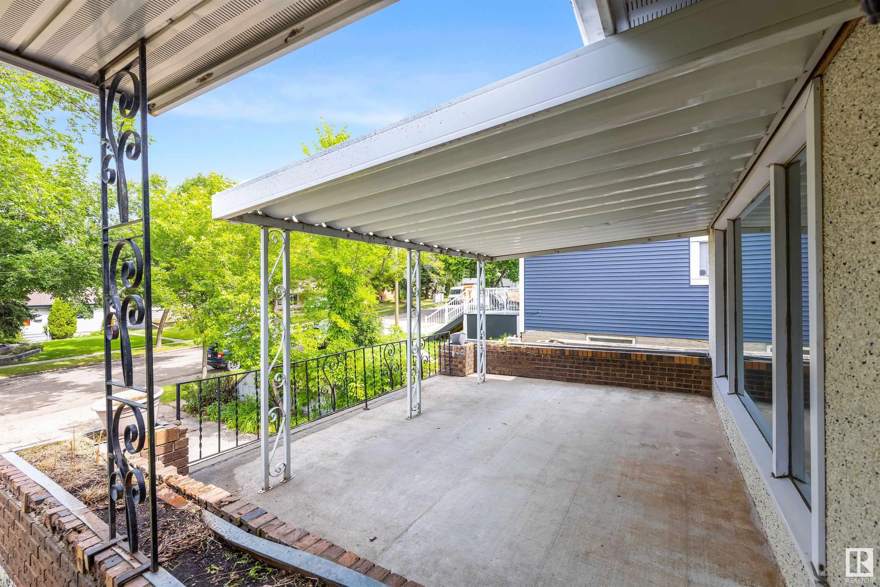 52 BELMONT Drive