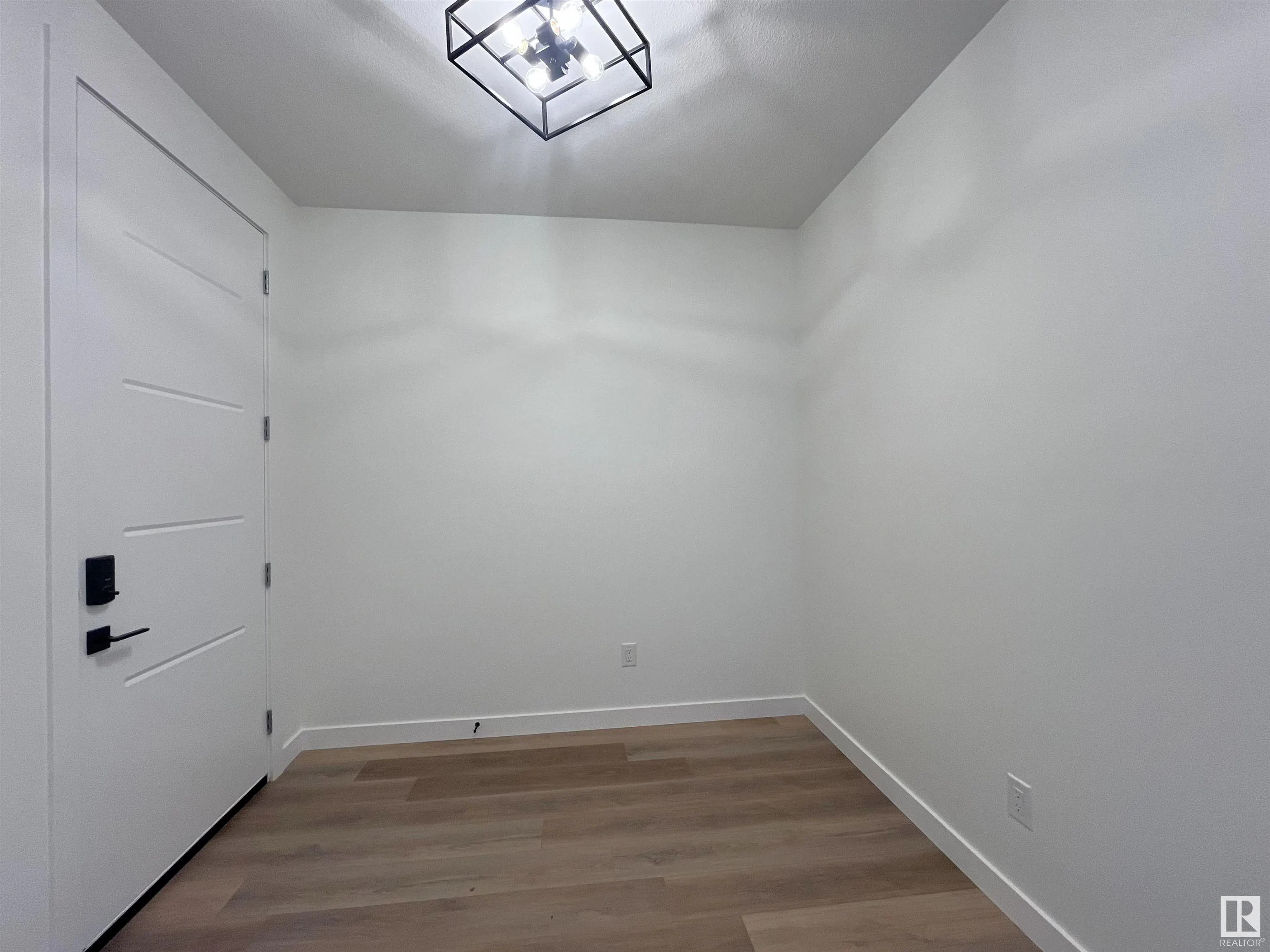587 BOULDER Wynd