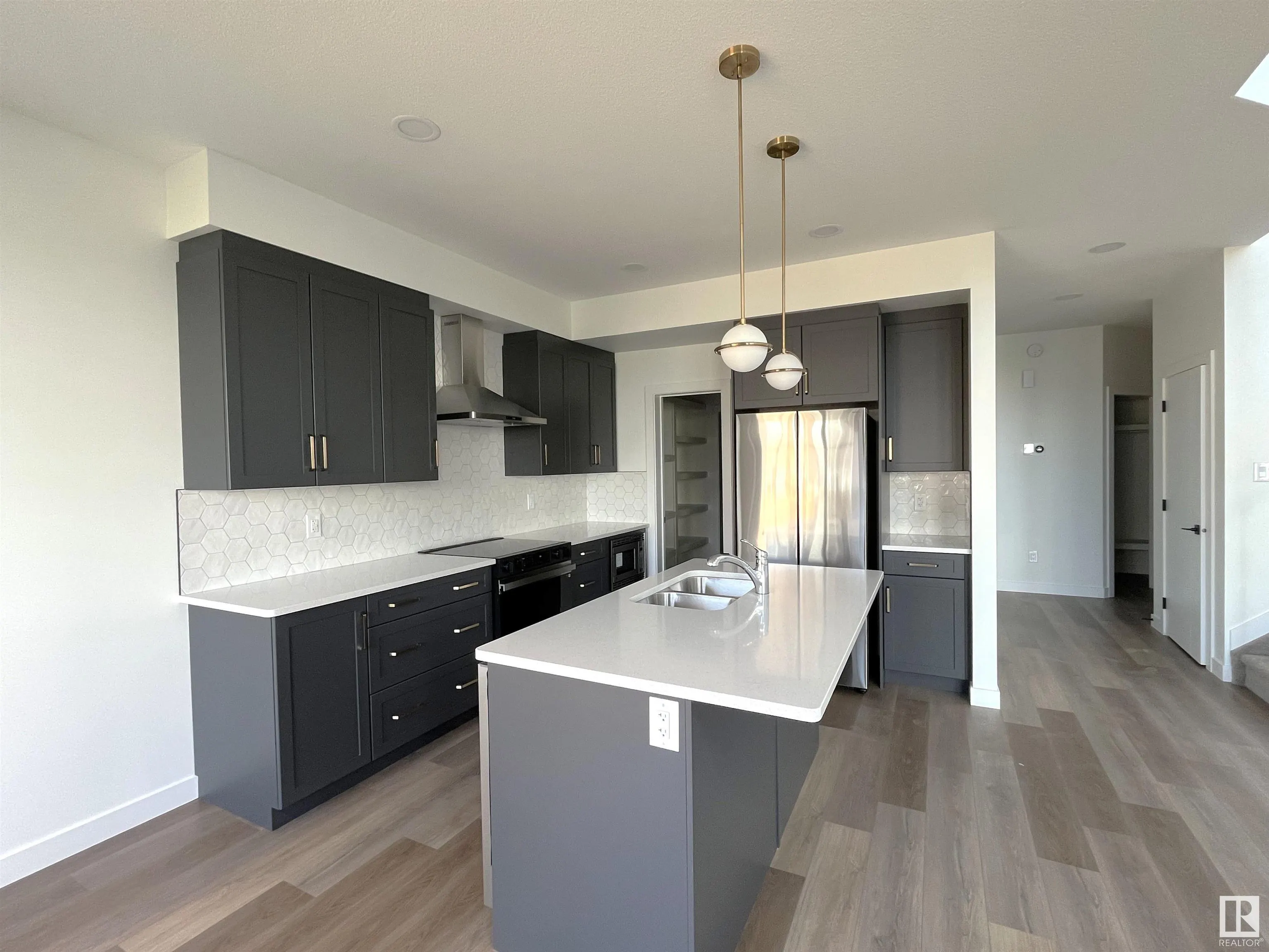587 BOULDER Wynd