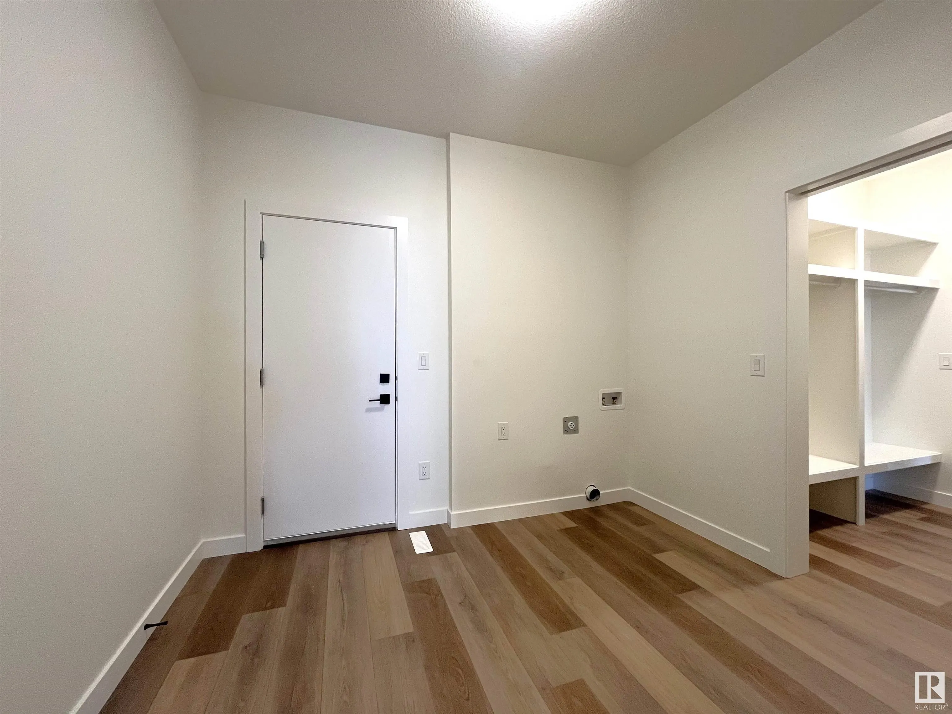 587 BOULDER Wynd