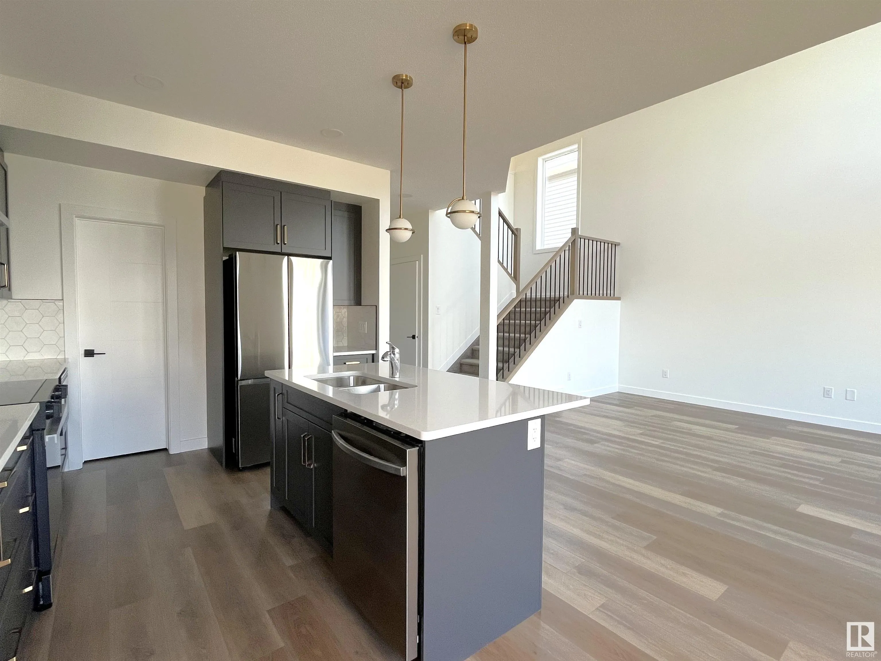 587 BOULDER Wynd
