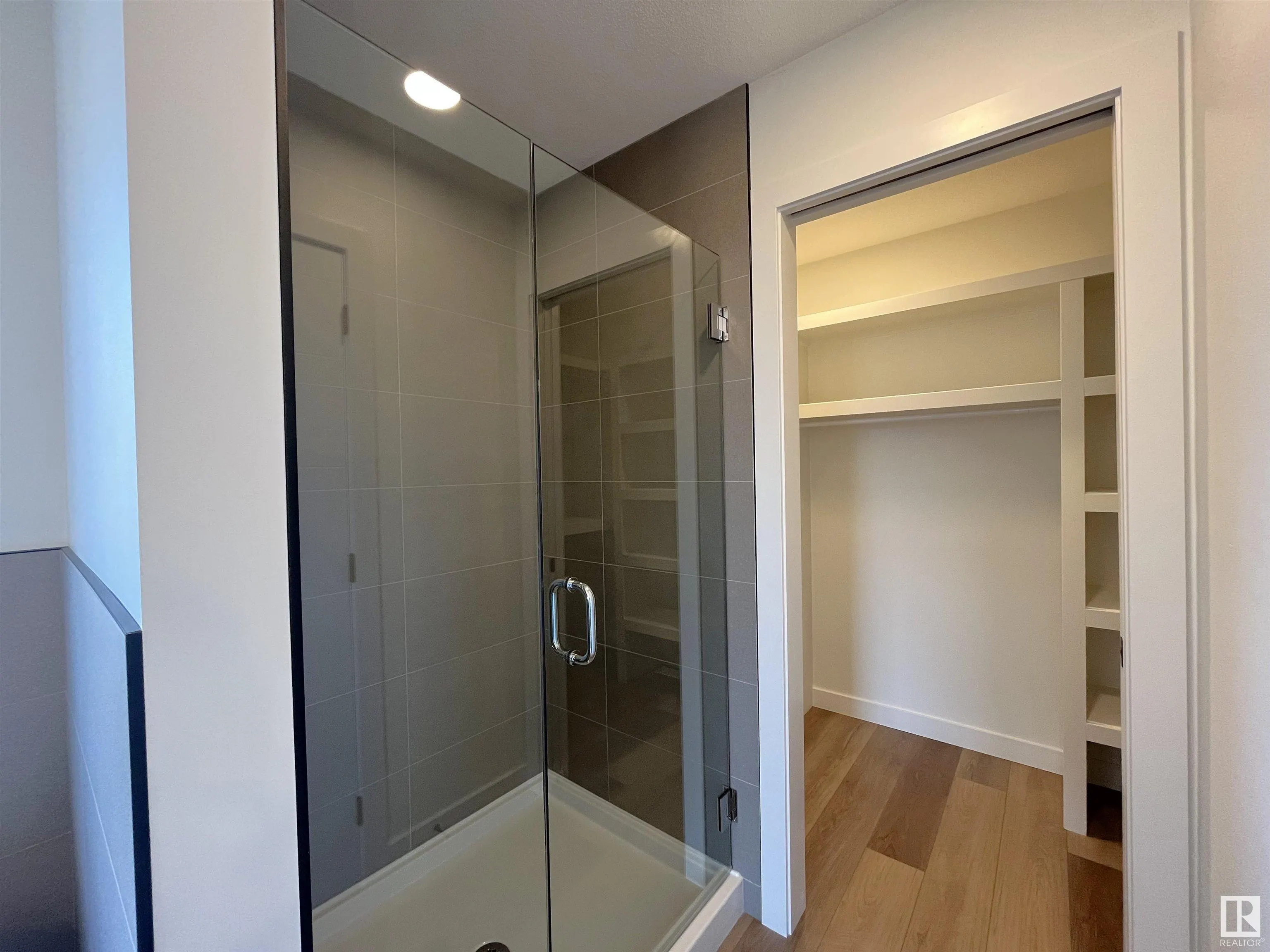 587 BOULDER Wynd
