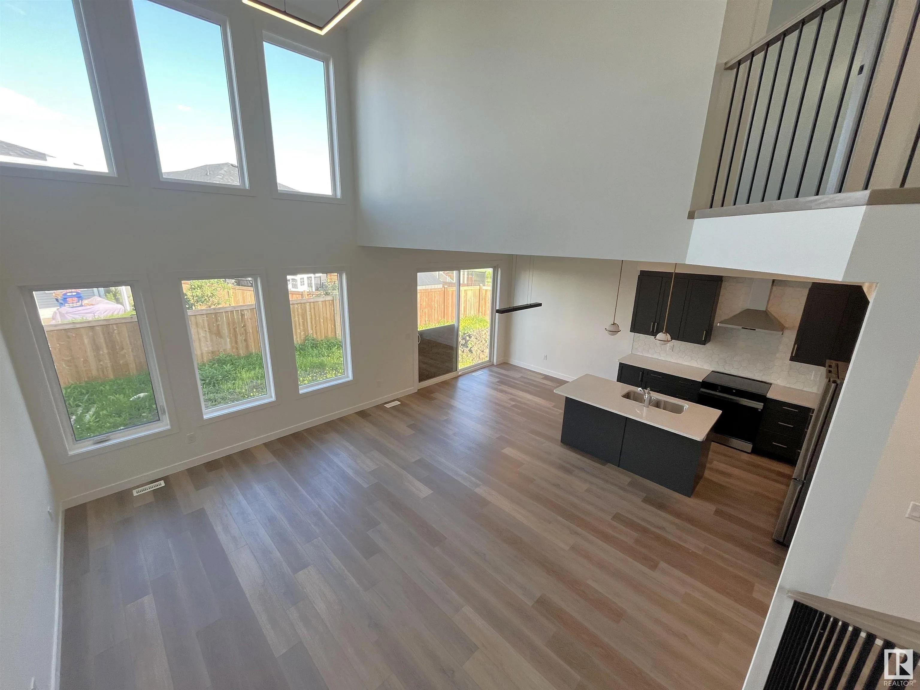 587 BOULDER Wynd