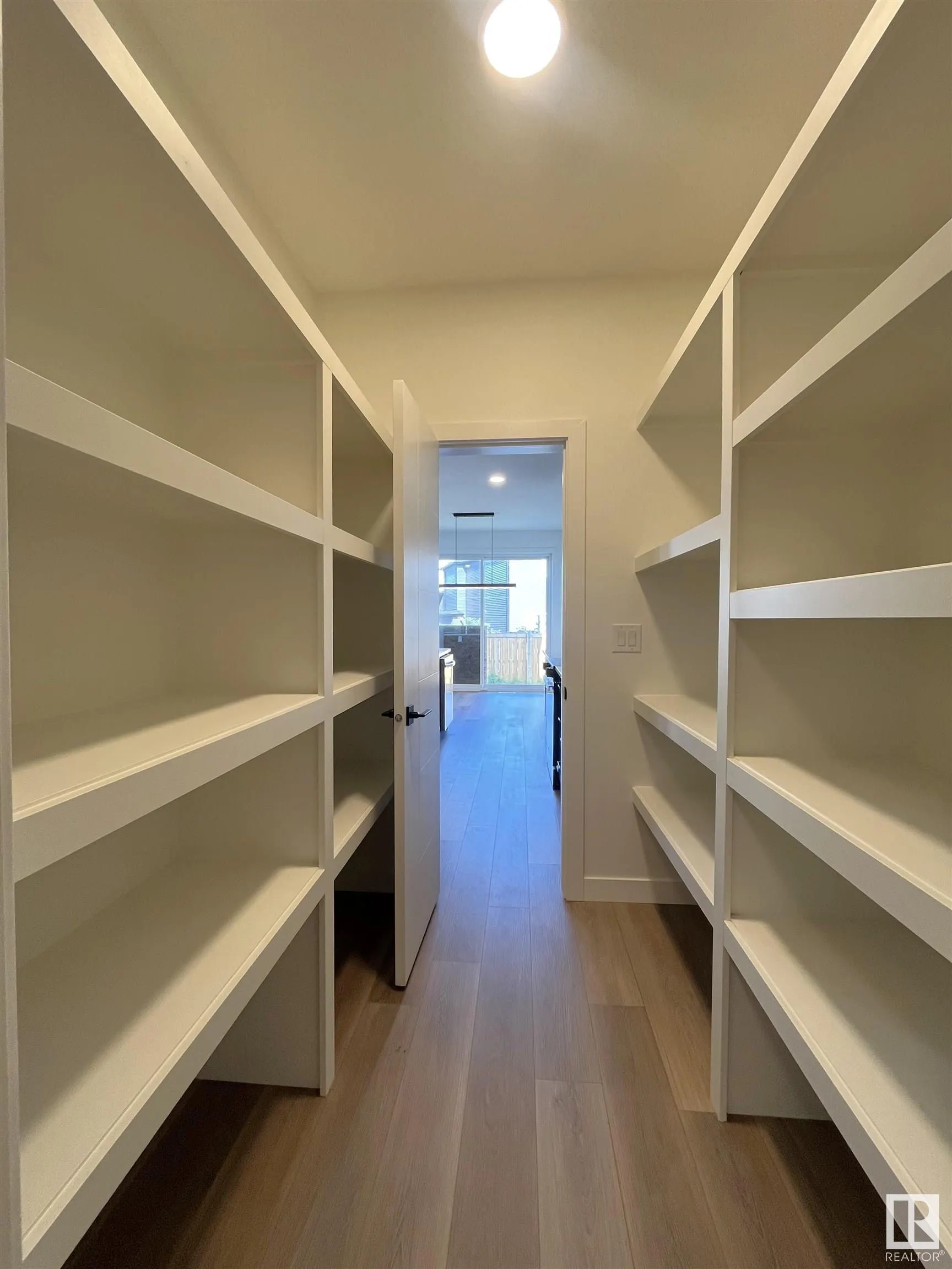 587 BOULDER Wynd