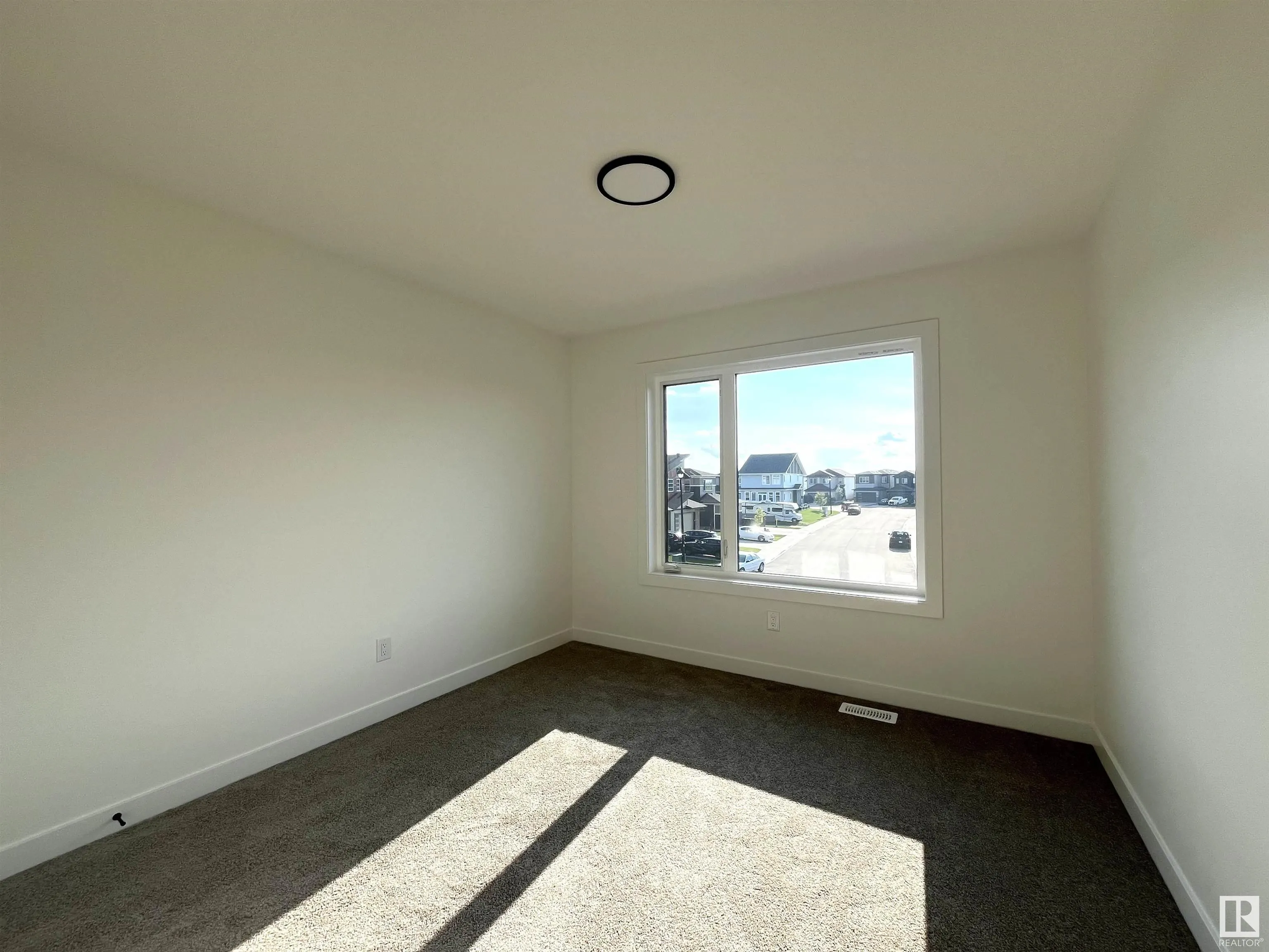 587 BOULDER Wynd