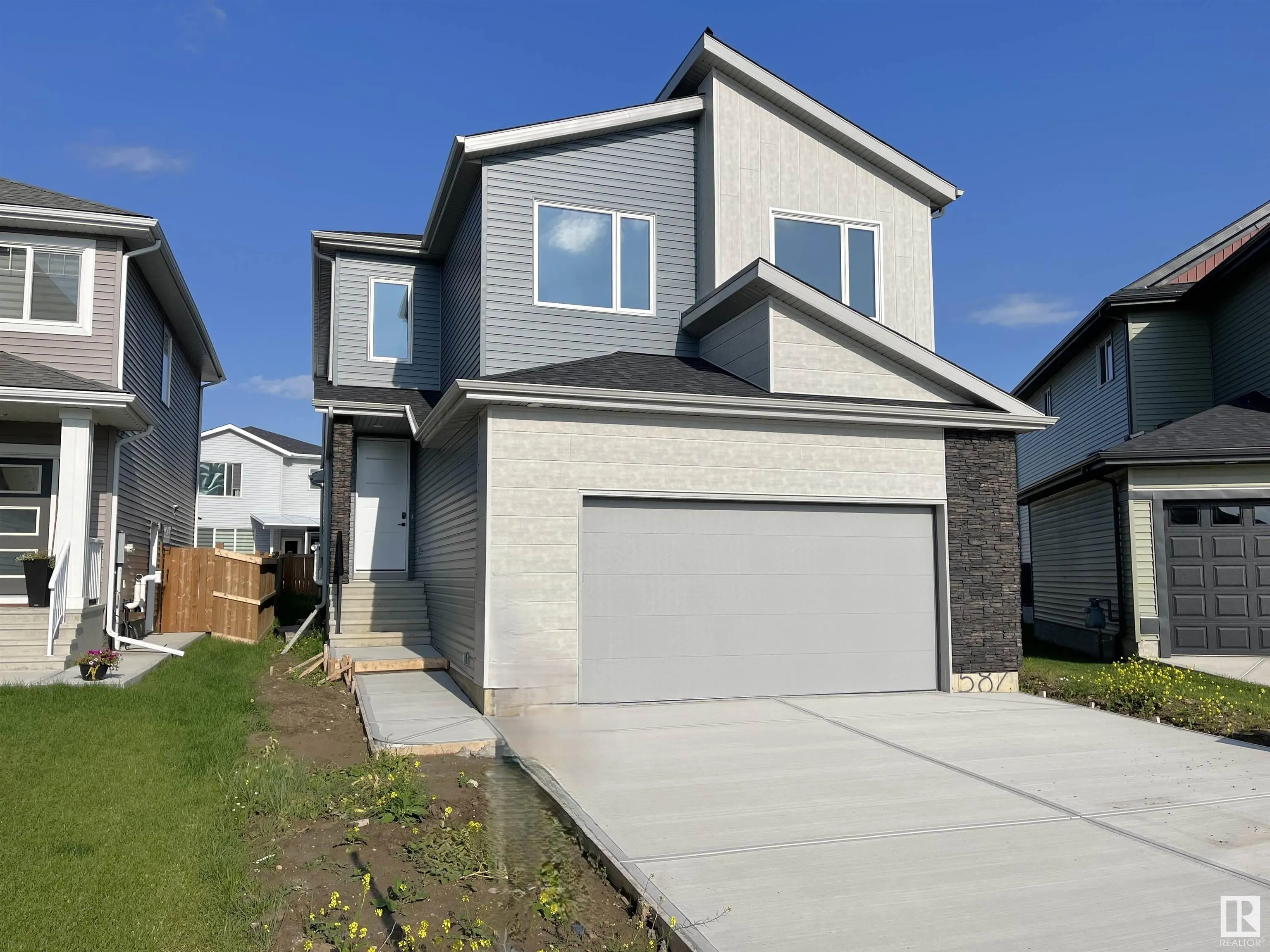 587 BOULDER Wynd