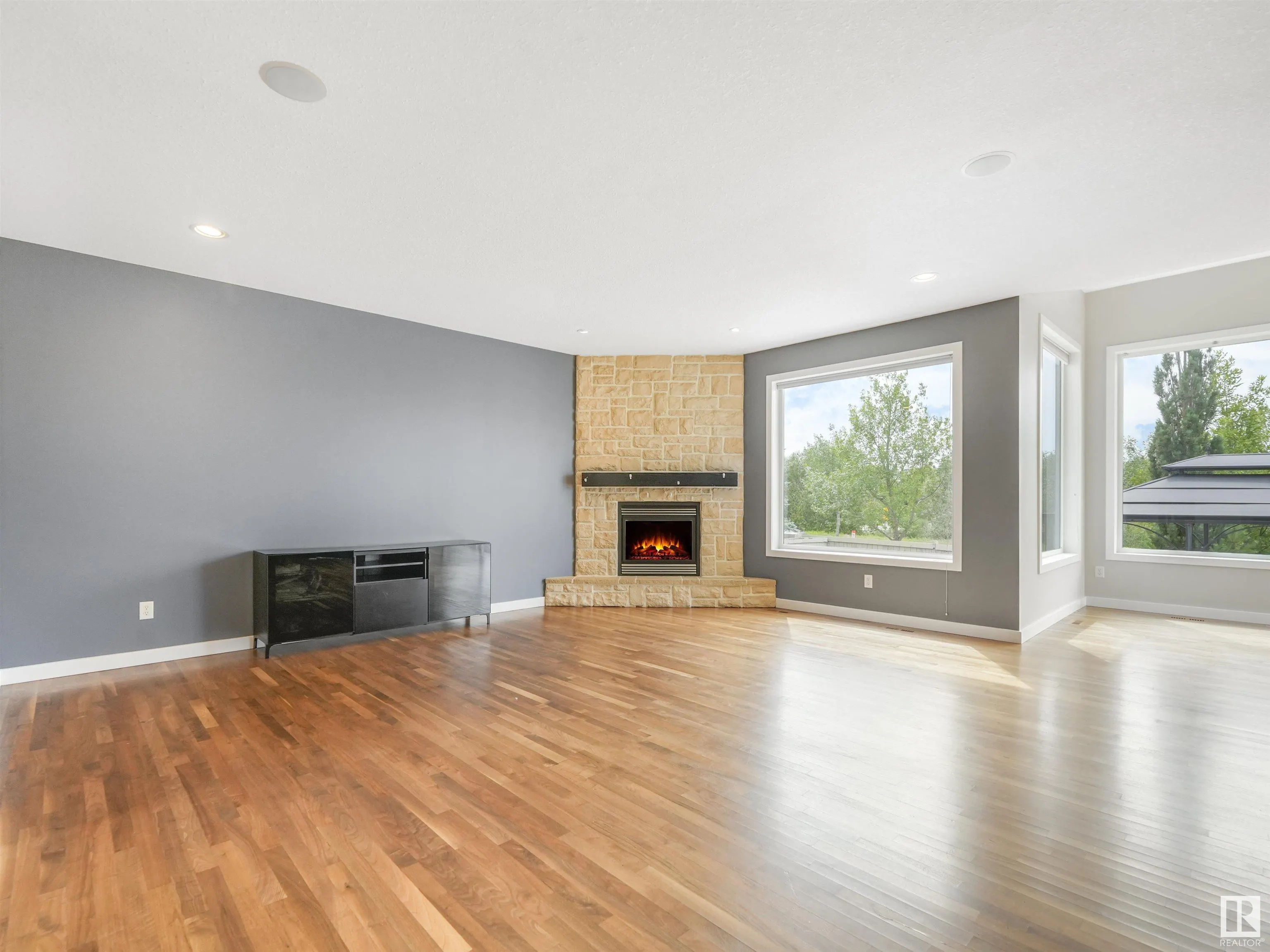 55 RIDGELAND Point(e)