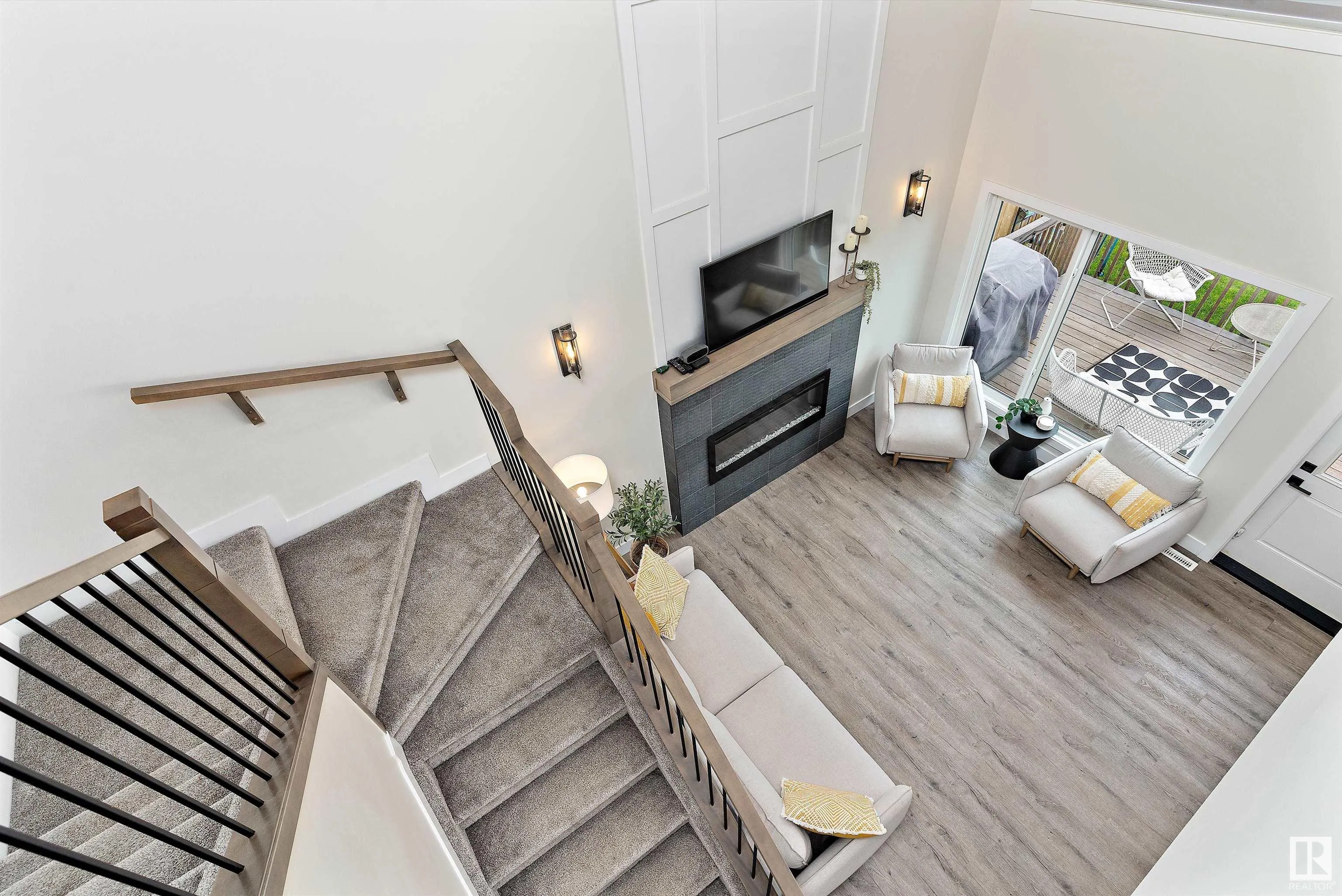 1028 BERG Place