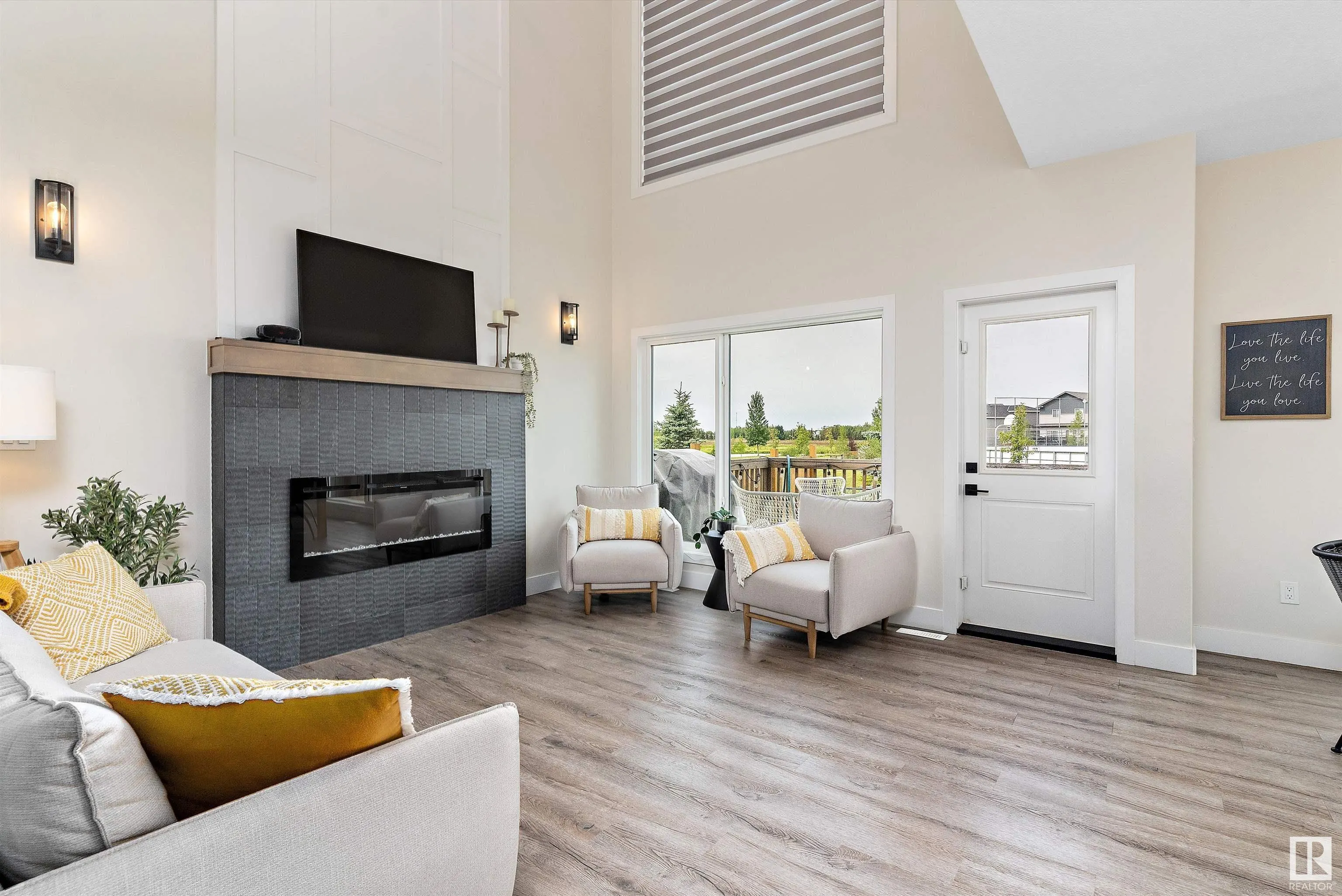 1028 BERG Place