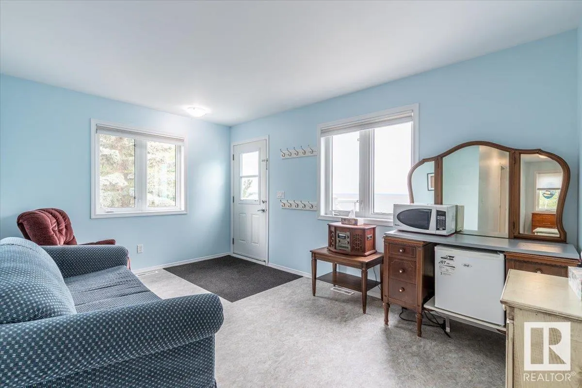239 Lakeshore Drive