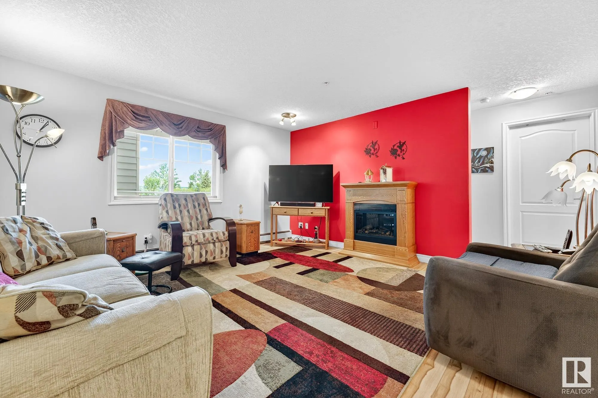 9995 93 Avenue