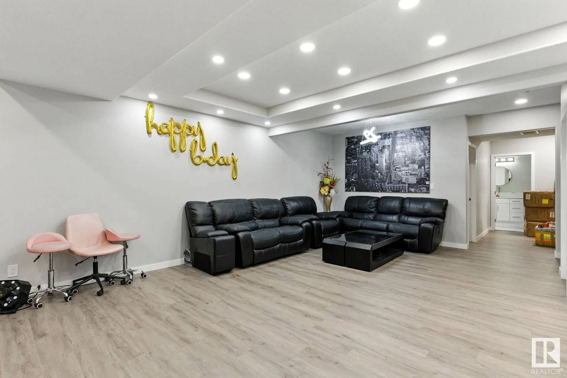 1048 GOLDFINCH Way