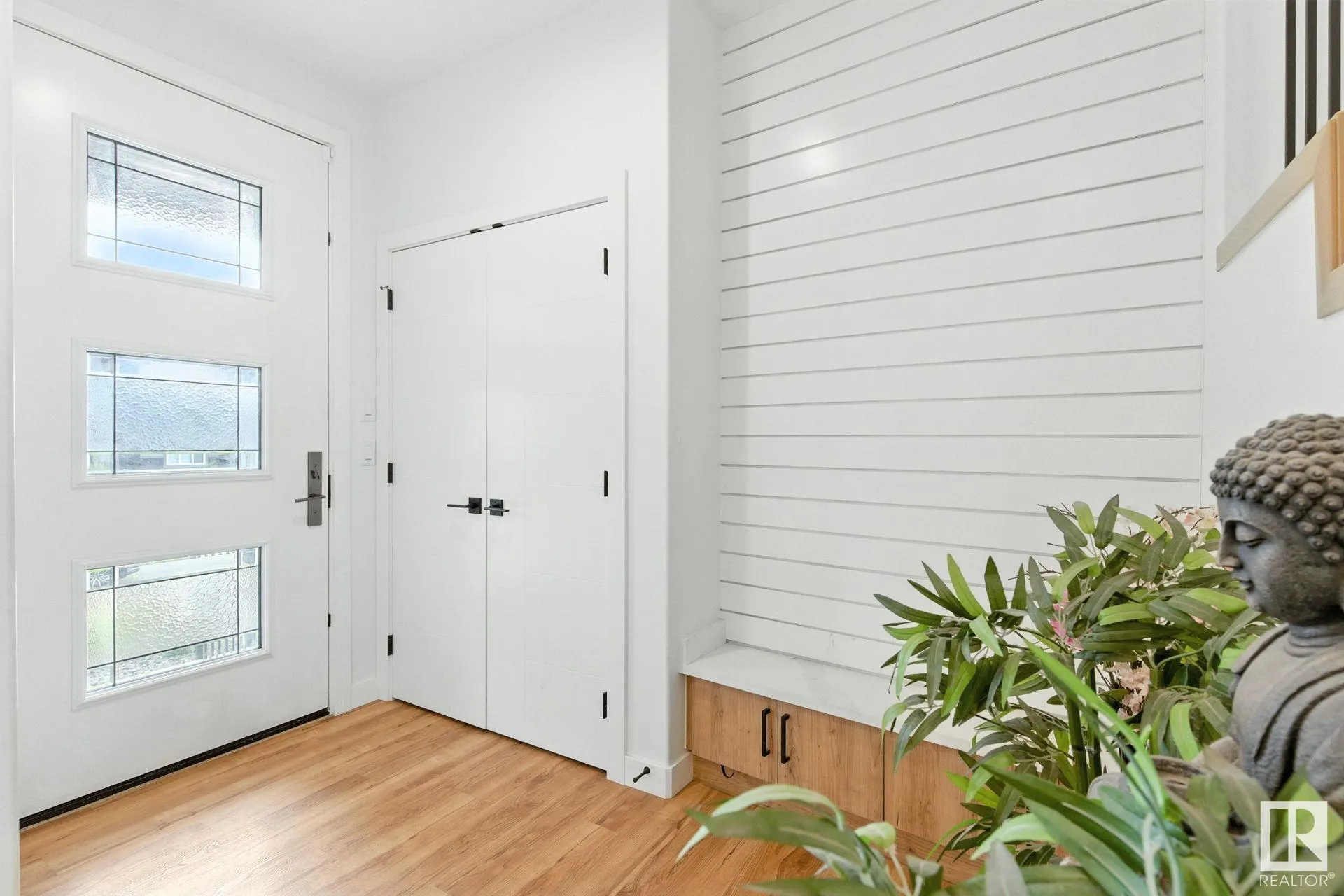 1048 GOLDFINCH Way