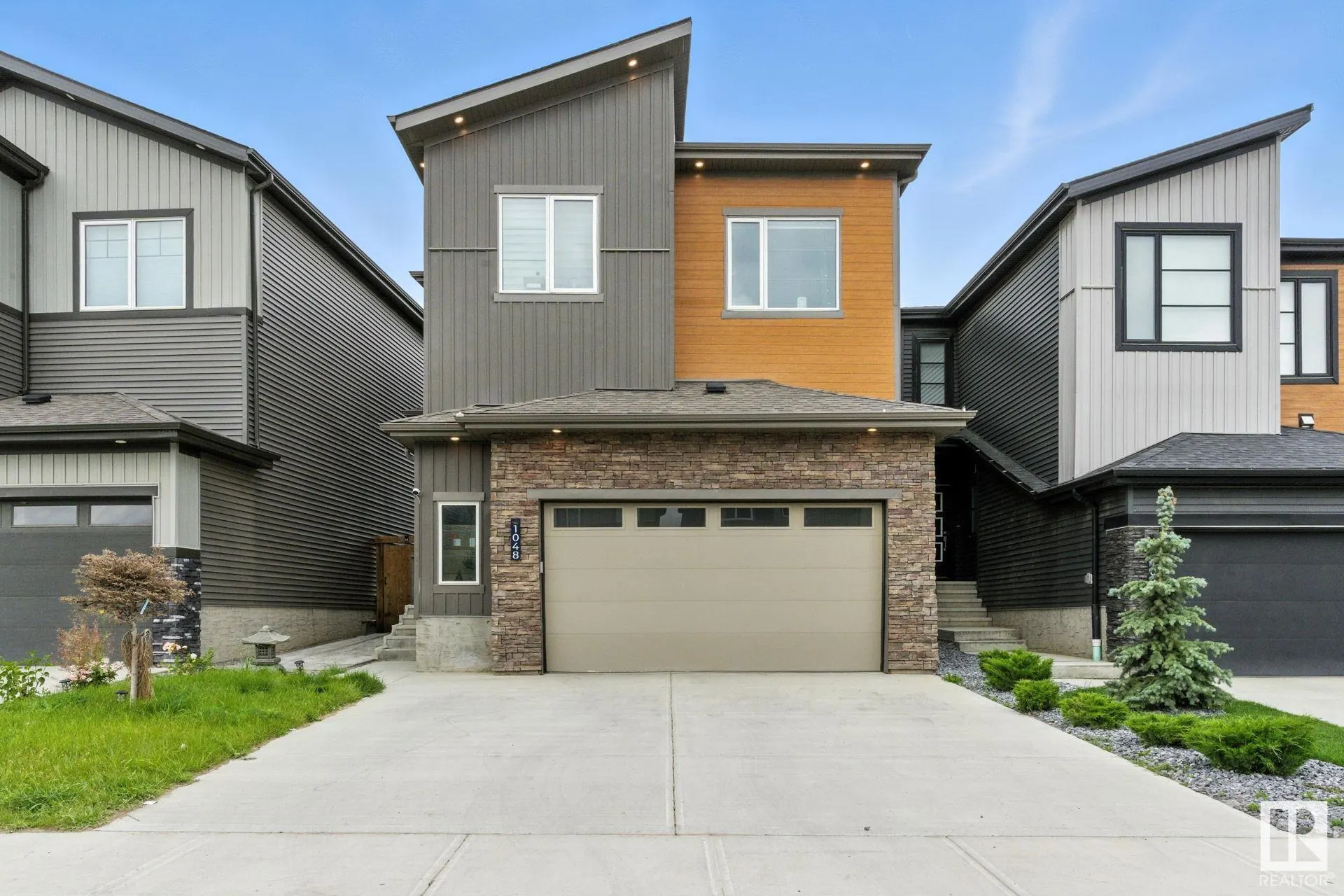 1048 GOLDFINCH Way