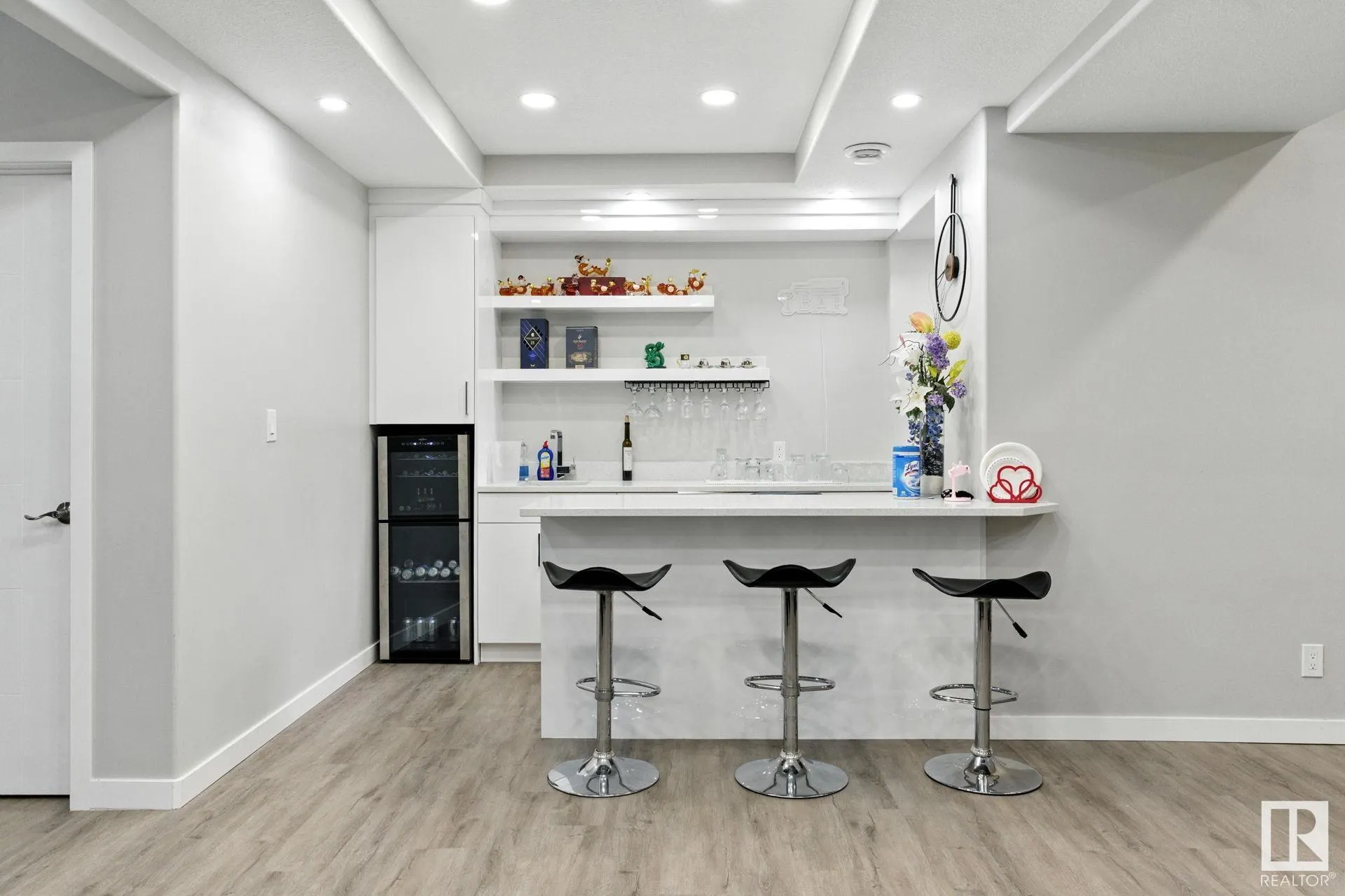 1048 GOLDFINCH Way