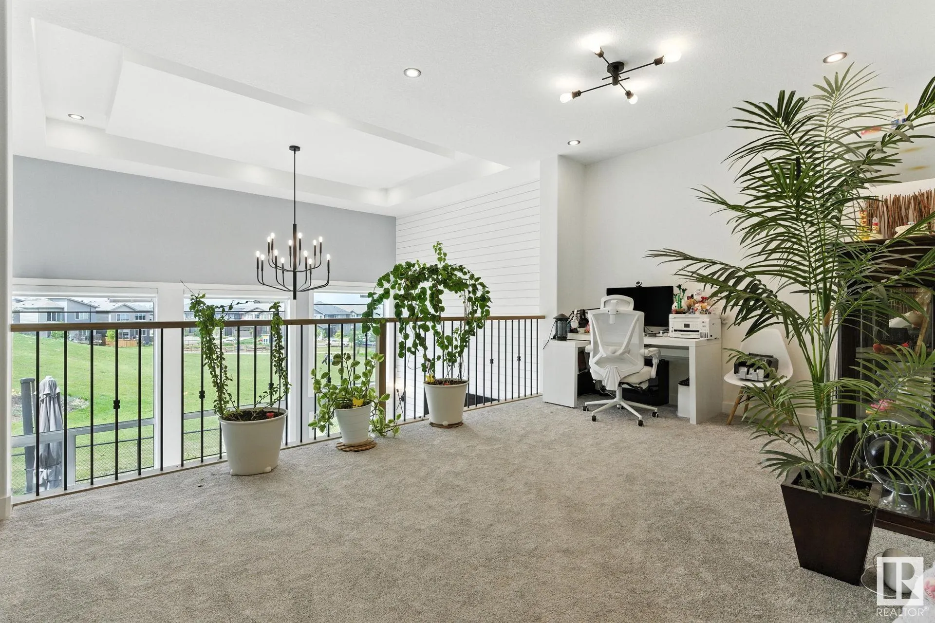 1048 GOLDFINCH Way