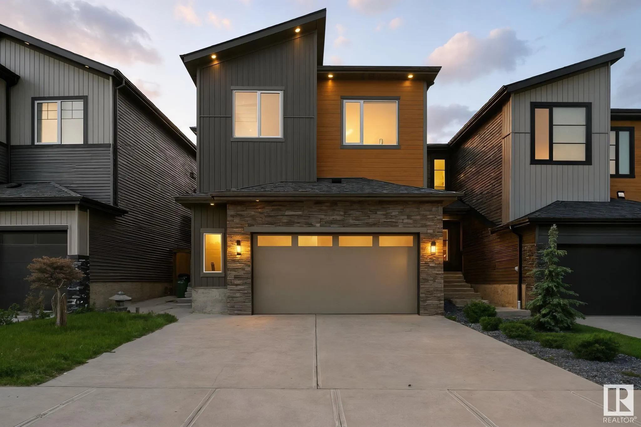 1048 GOLDFINCH Way