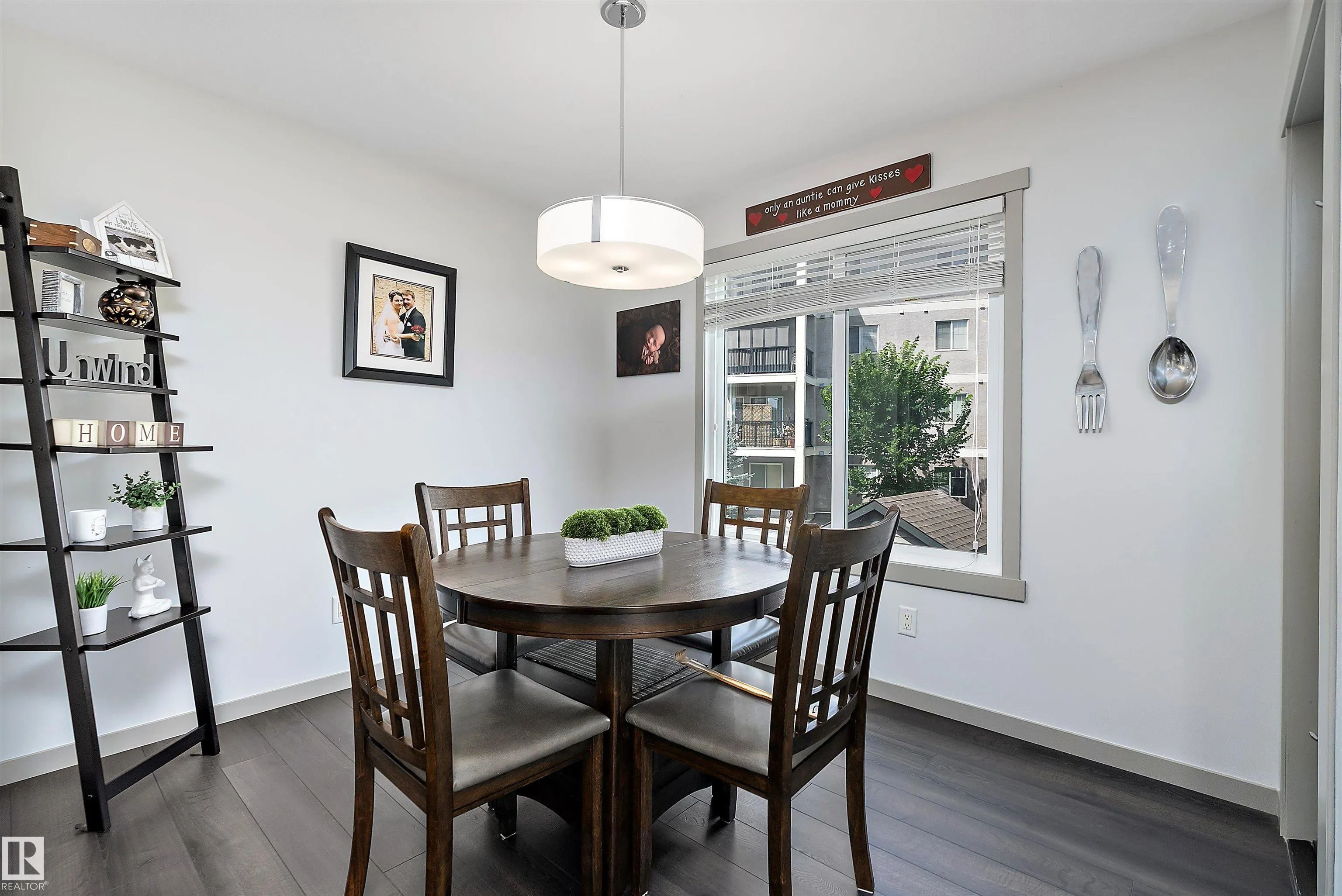 1817 WESTERRA Loop