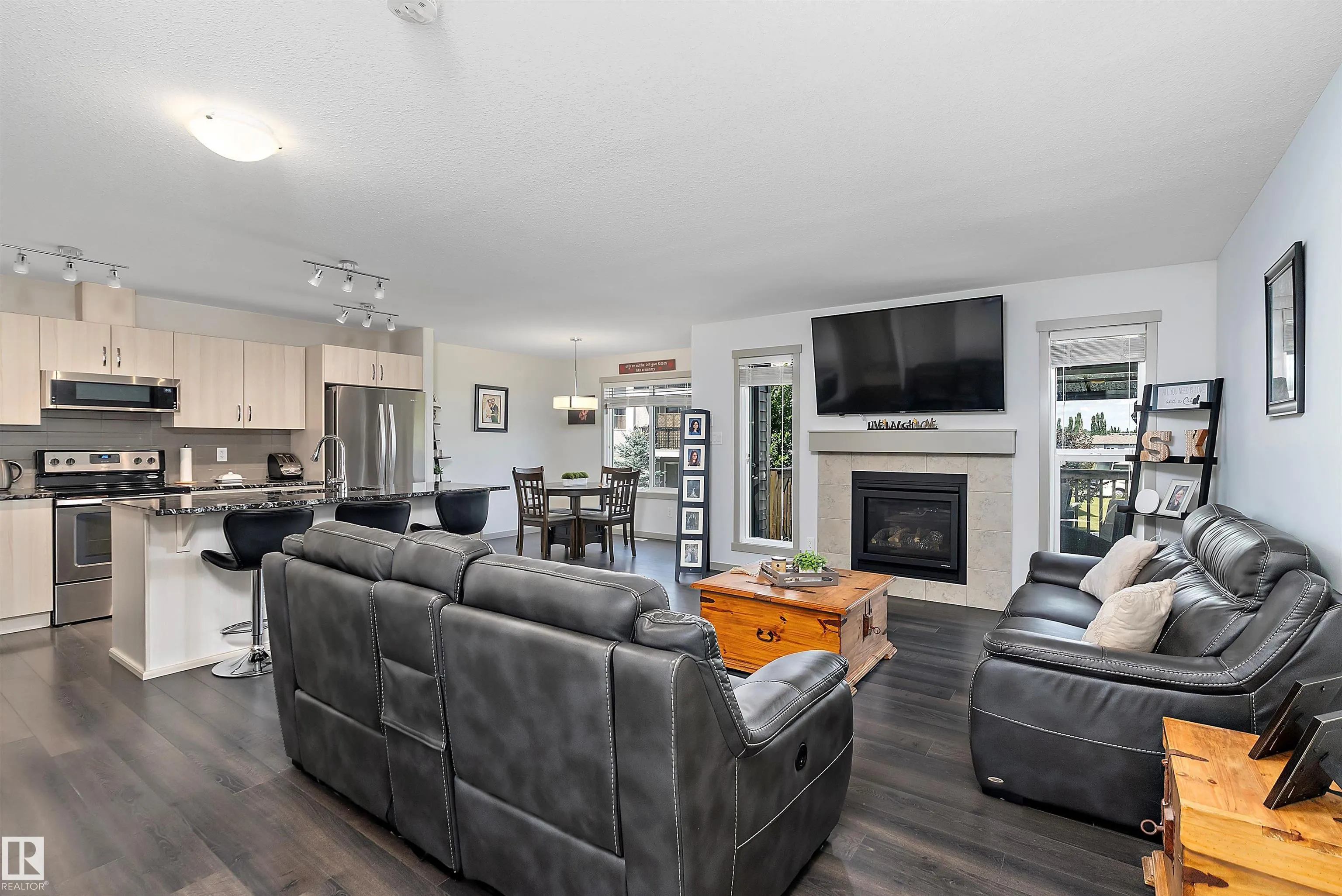 1817 WESTERRA Loop