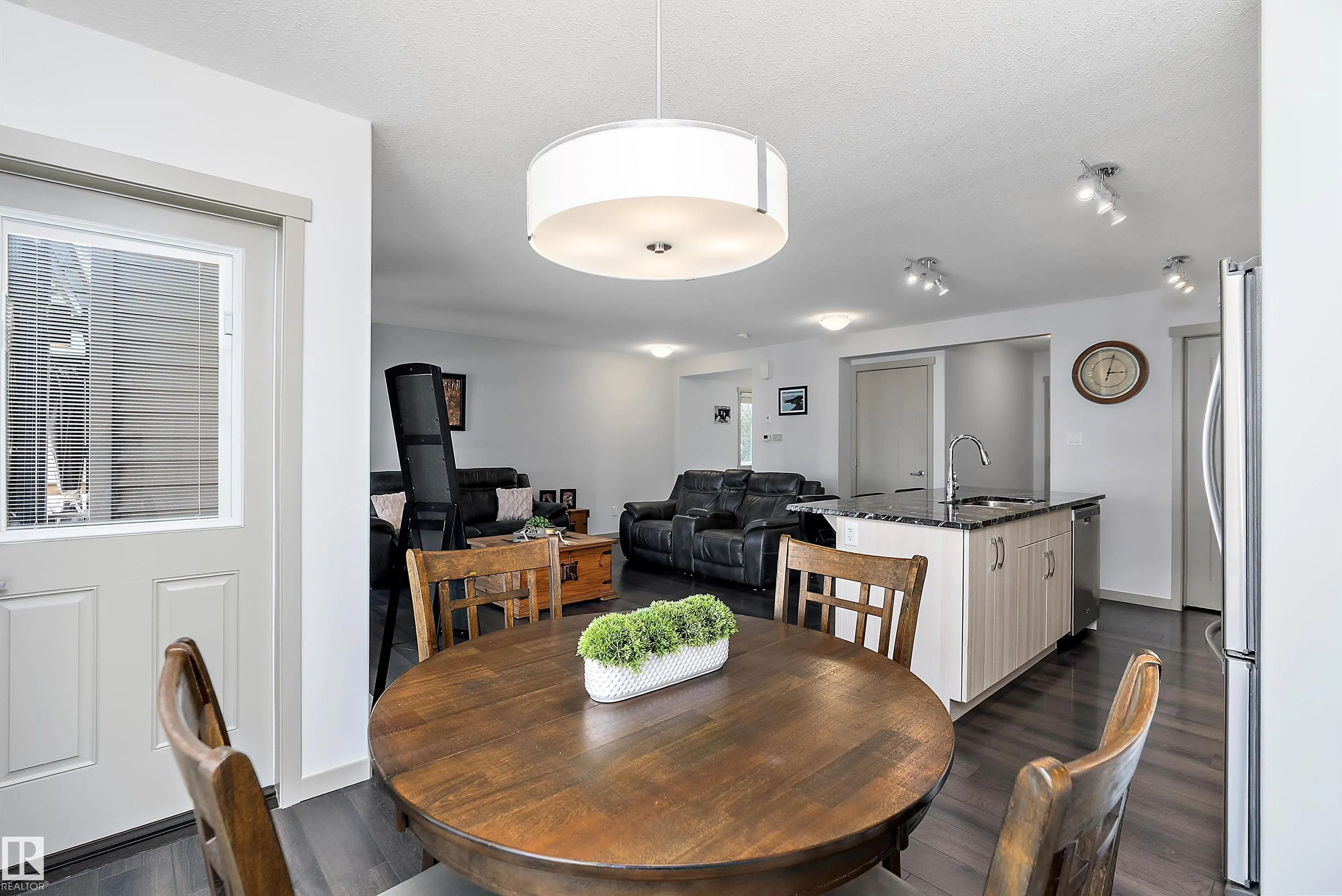 1817 WESTERRA Loop