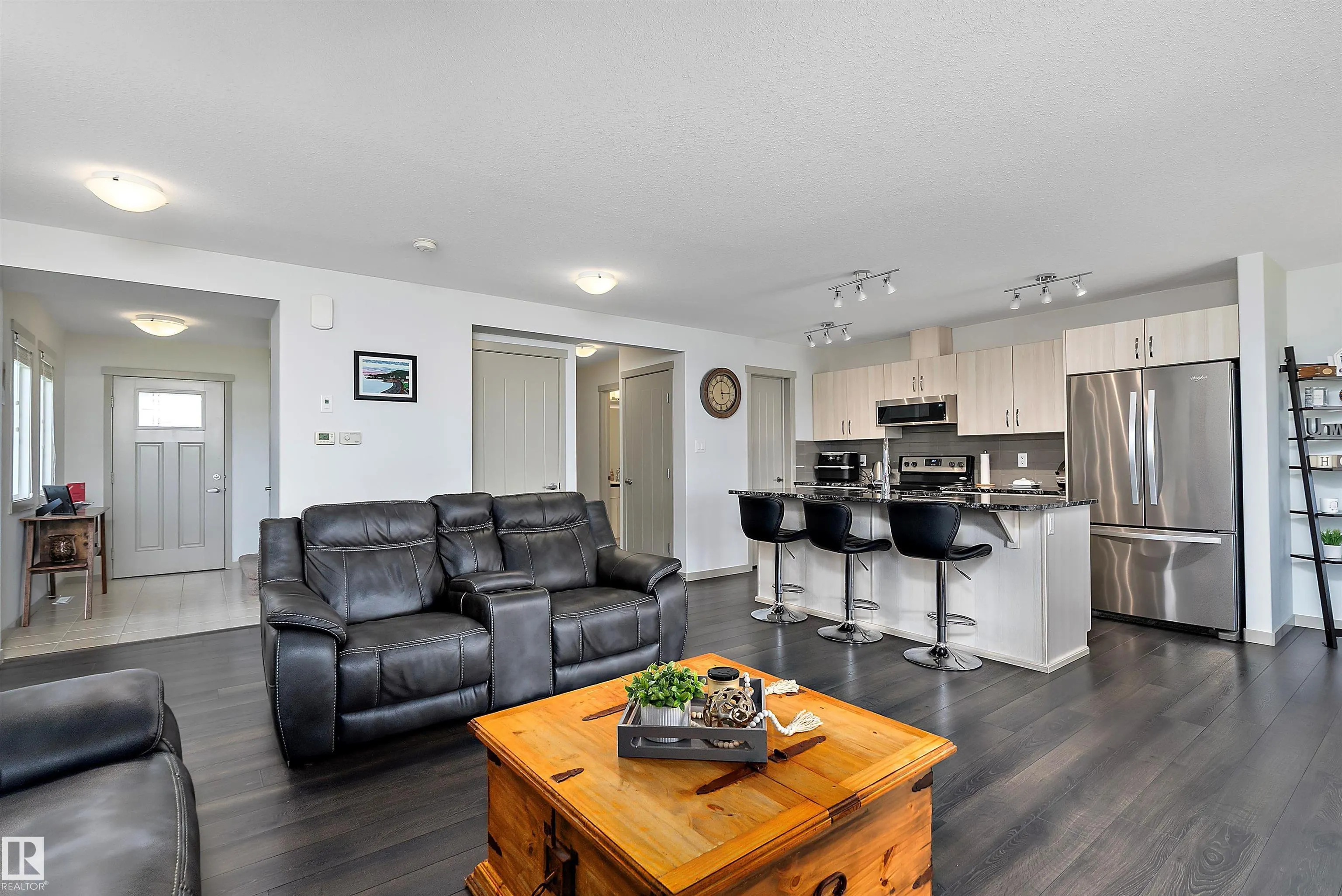1817 WESTERRA Loop