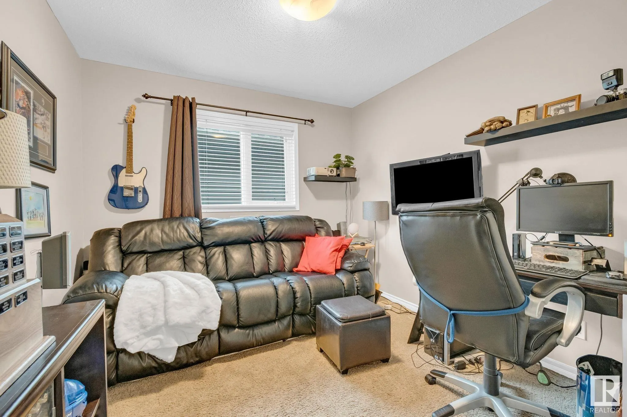 1426 CAREY Way
