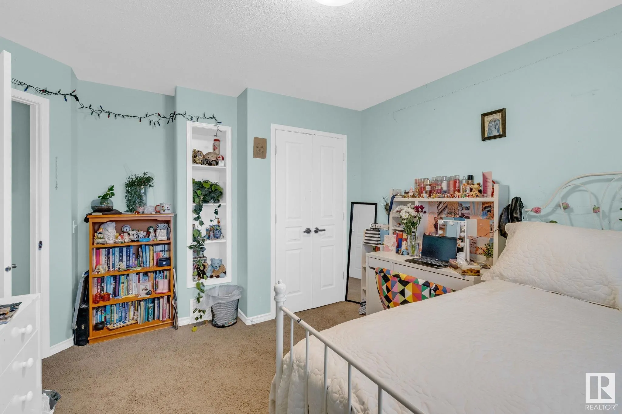 1426 CAREY Way