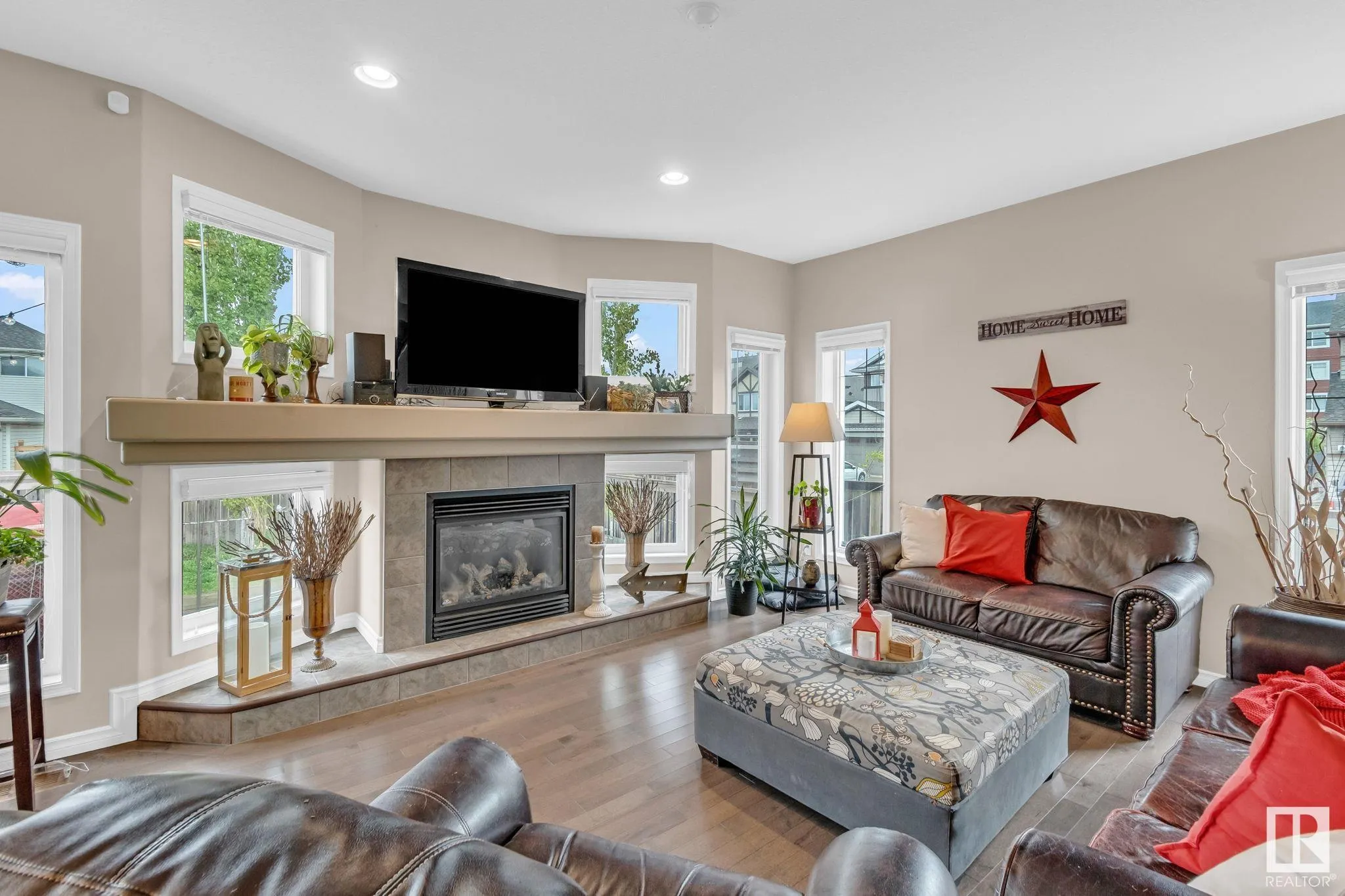 1426 CAREY Way