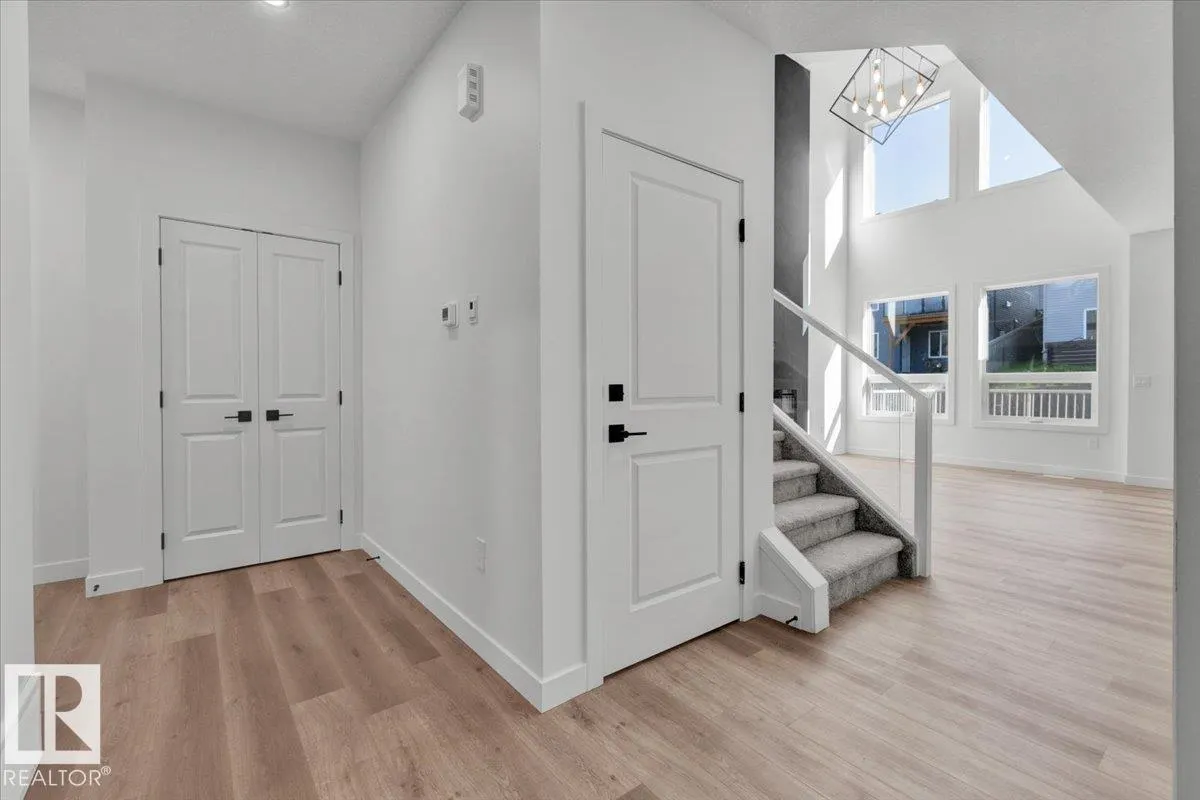 1154 GYRFALCON Crescent