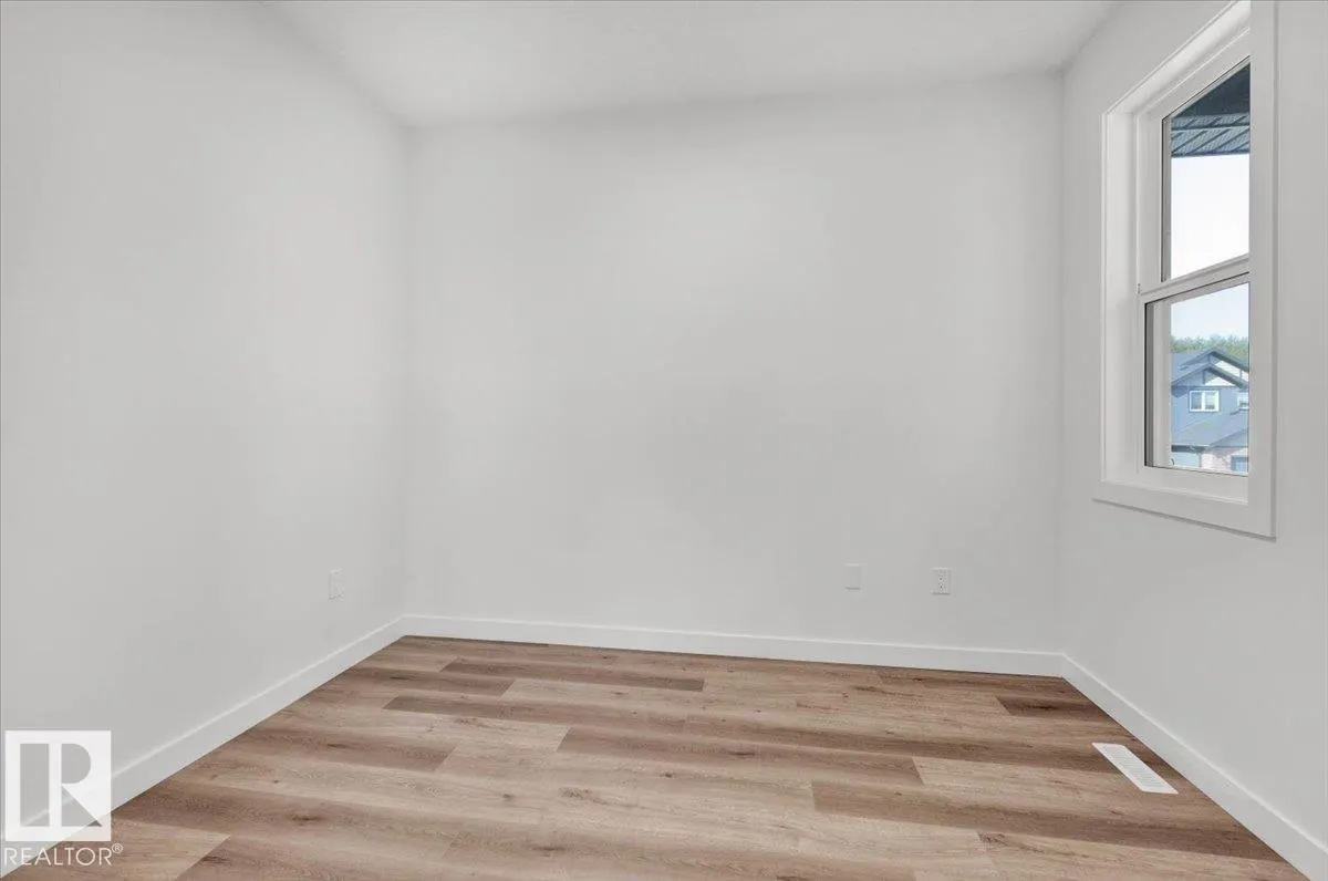 1154 GYRFALCON Crescent