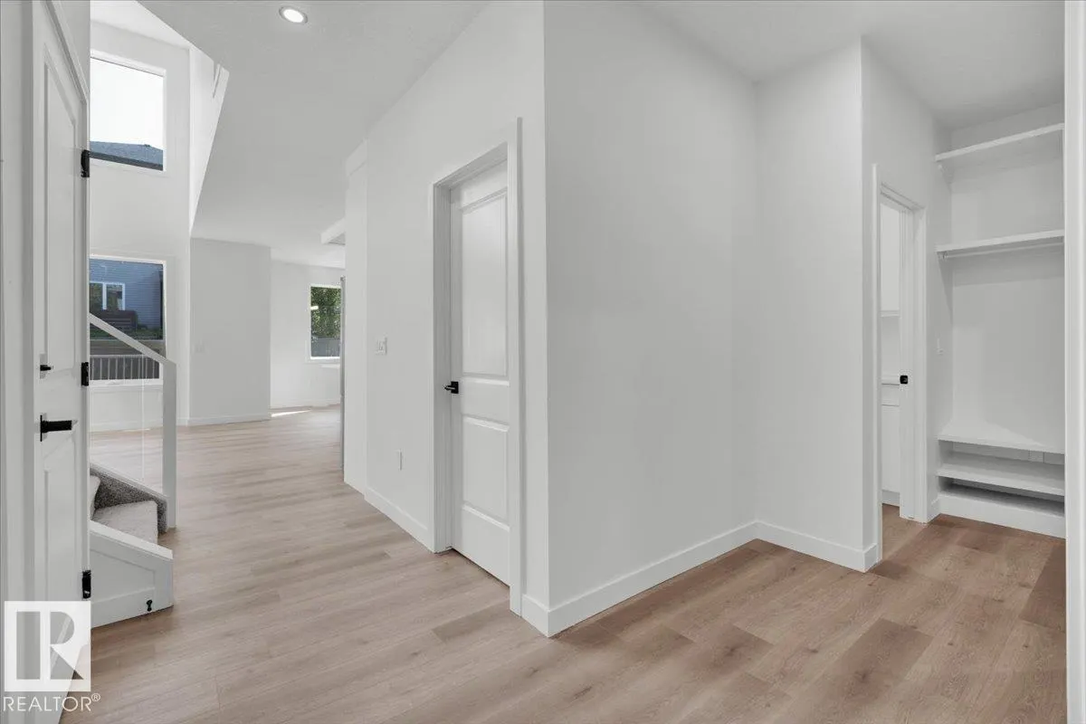 1154 GYRFALCON Crescent