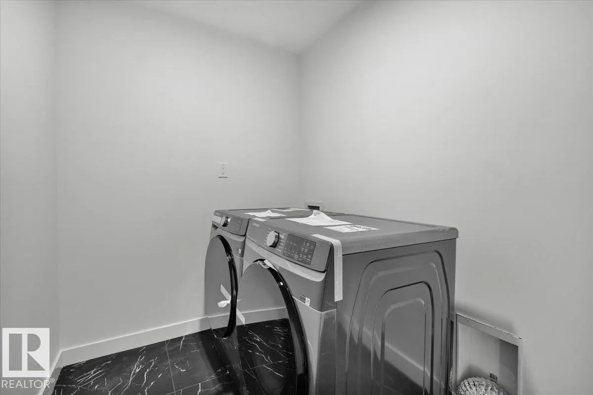 1154 GYRFALCON Crescent