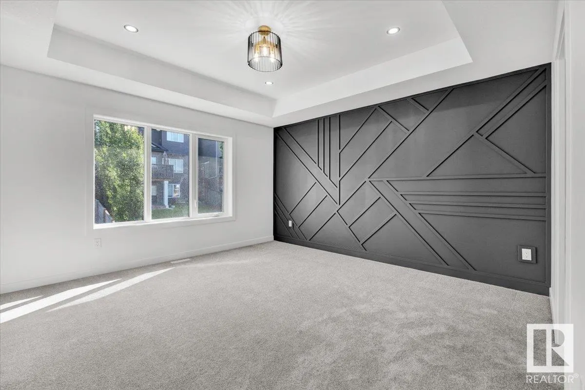 1154 GYRFALCON Crescent