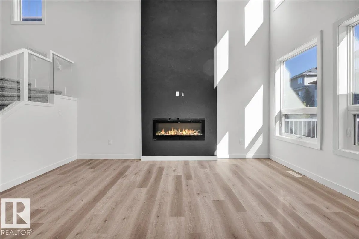 1154 GYRFALCON Crescent