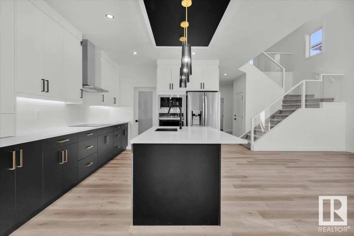 1154 GYRFALCON Crescent