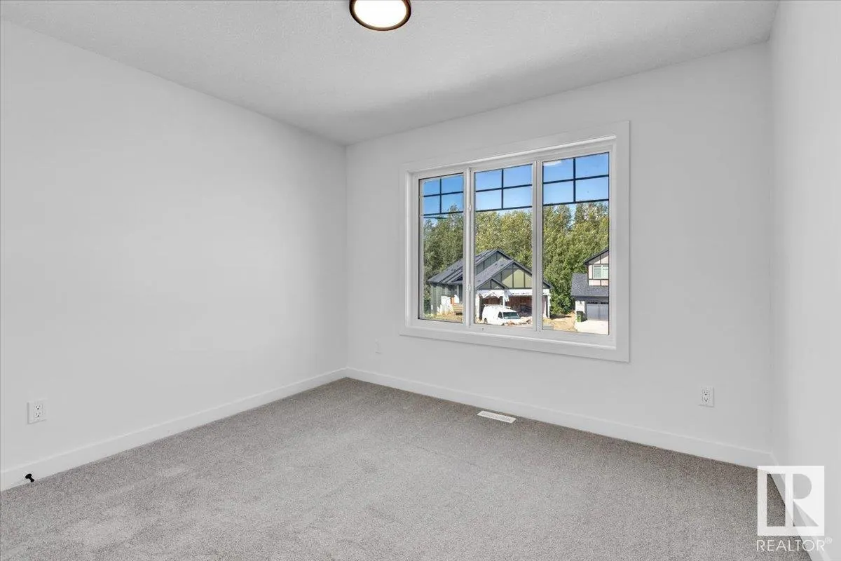 1119 GYRFALCON Crescent