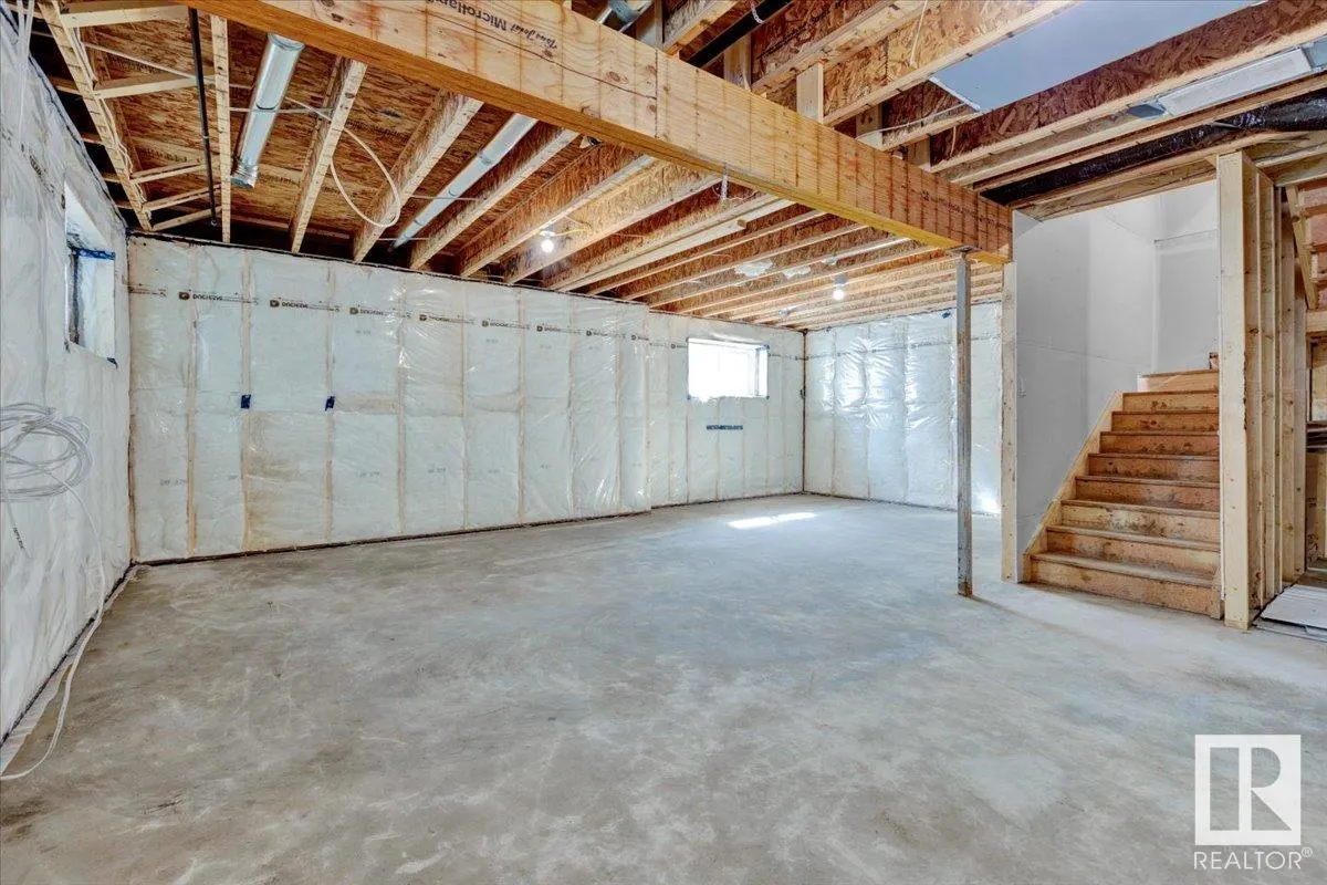 1119 GYRFALCON Crescent