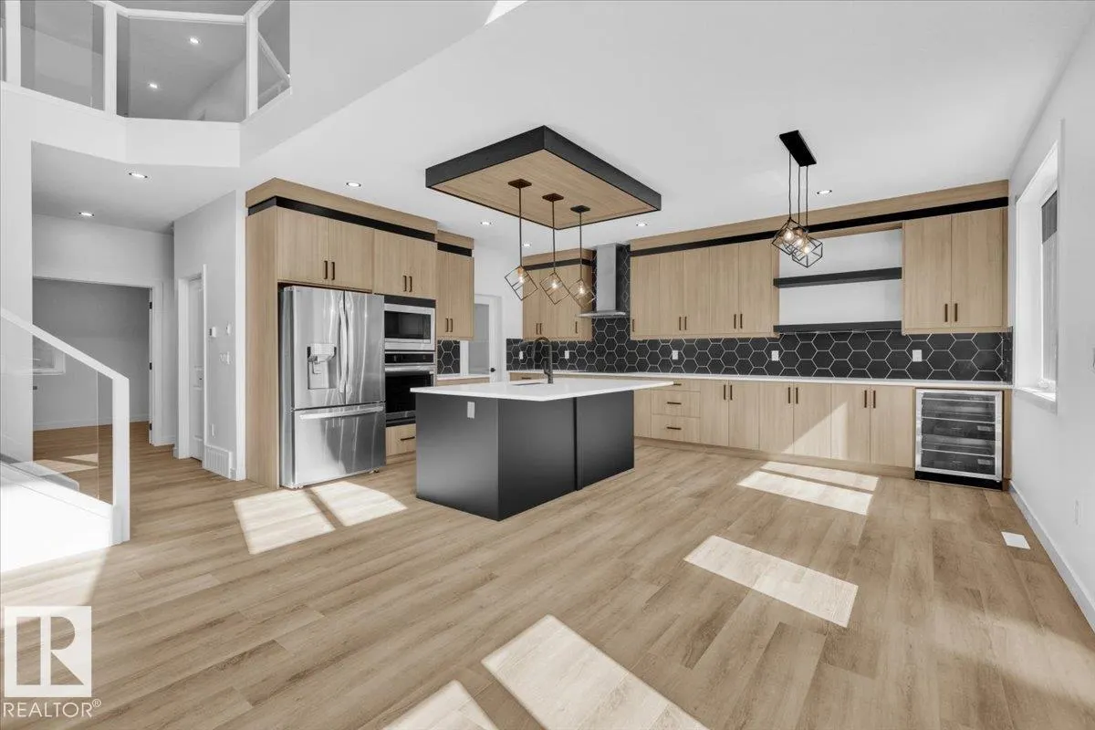 1119 GYRFALCON Crescent