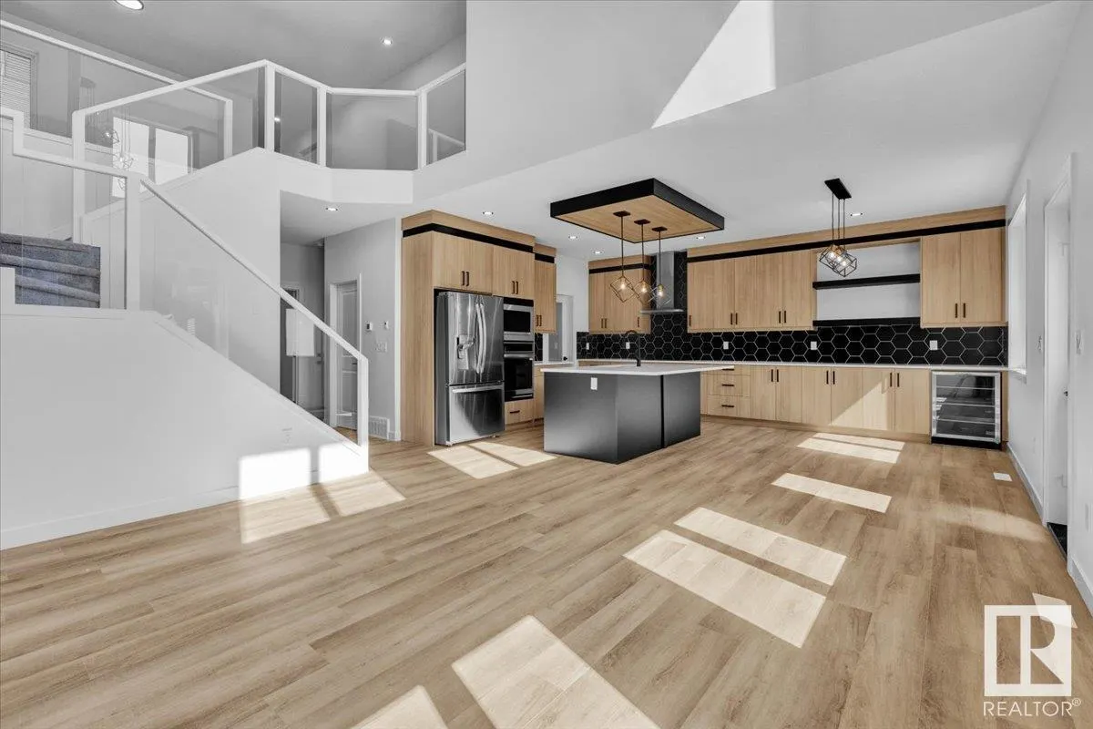 1119 GYRFALCON Crescent